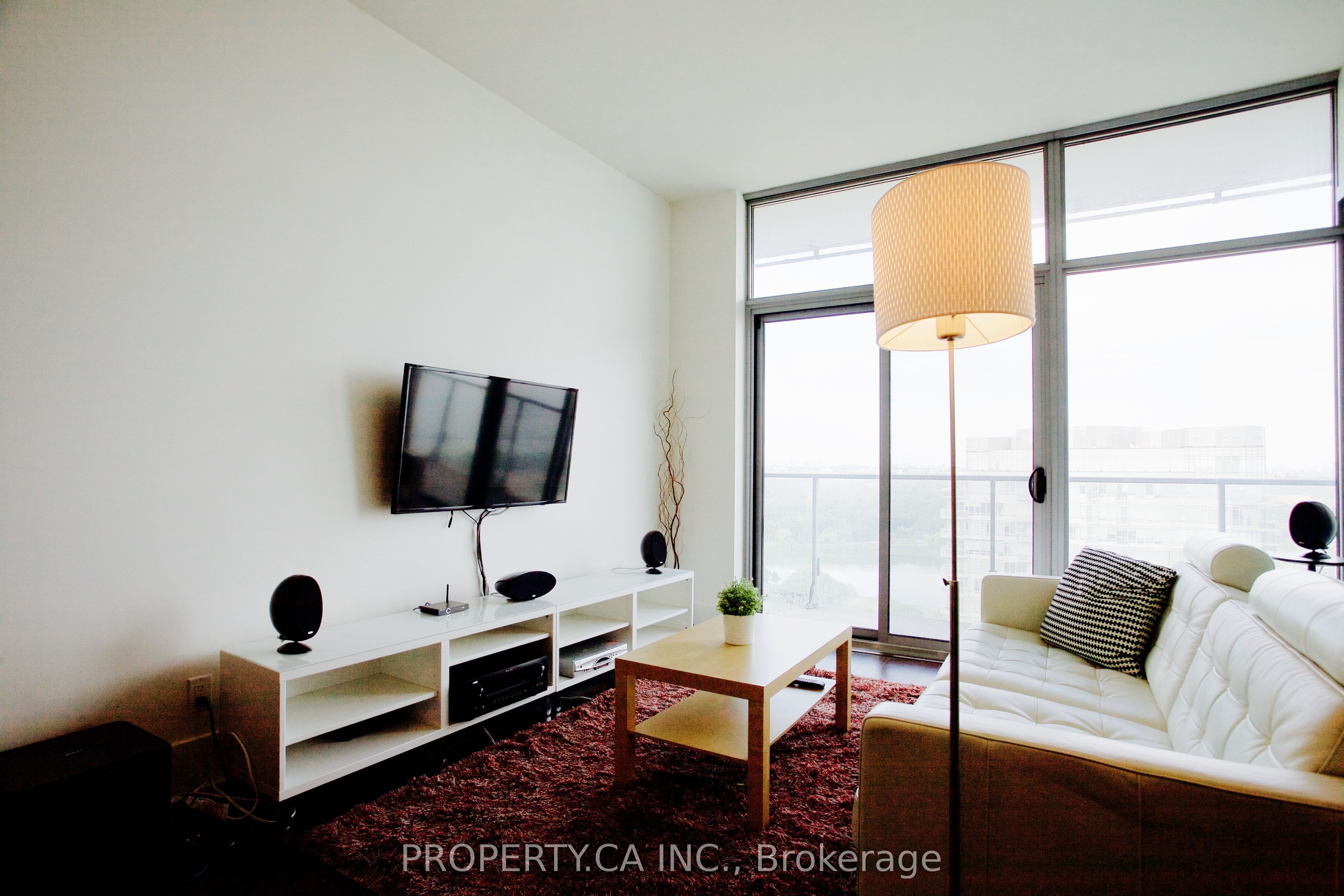 103 The Queensway N/A 2815, Toronto, ON M6S 5B3 photo 3