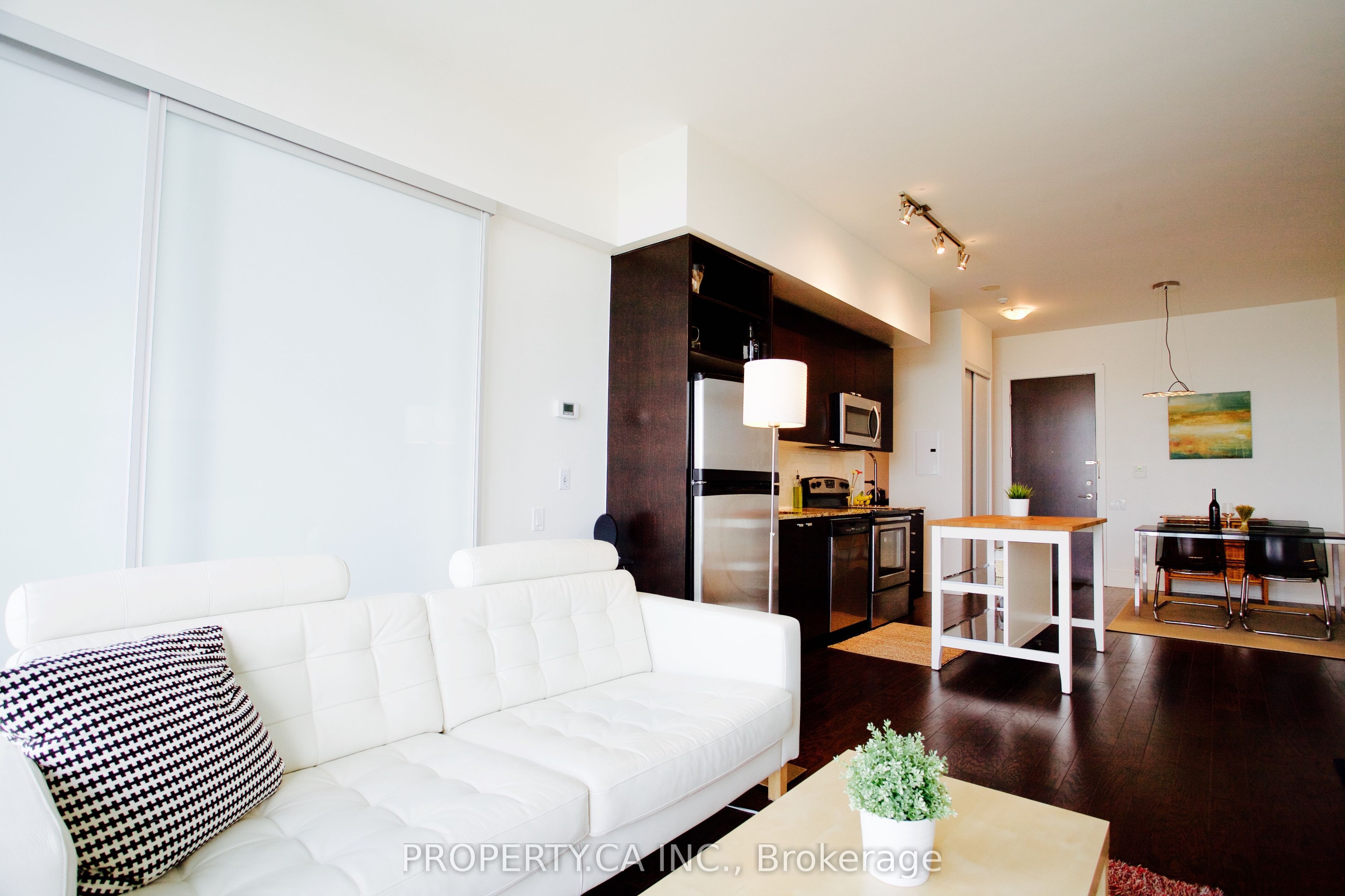 103 The Queensway N/A 2815, Toronto, ON M6S 5B3 photo 4