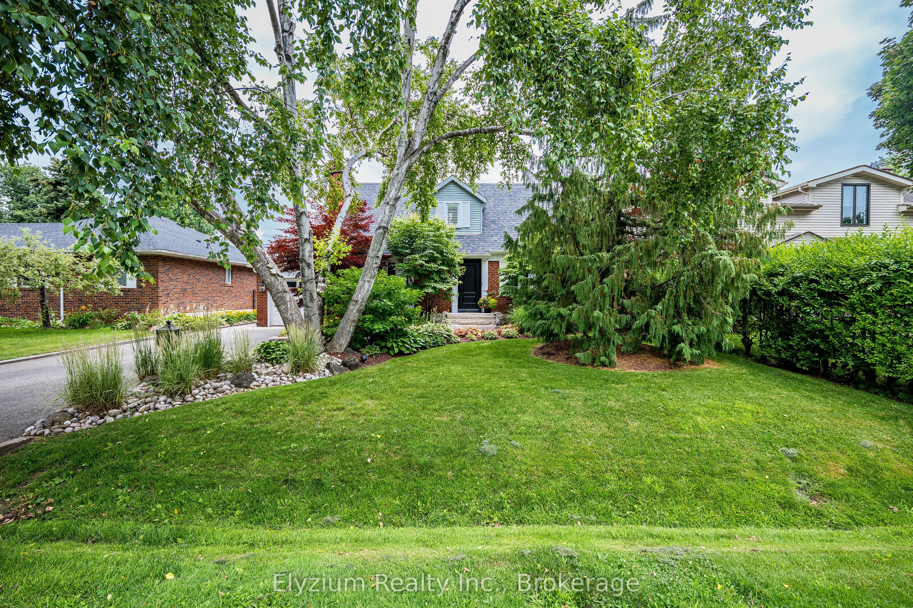 2181 Harcourt Crescent, Mississauga, ON L4Y 1W2 photo 5