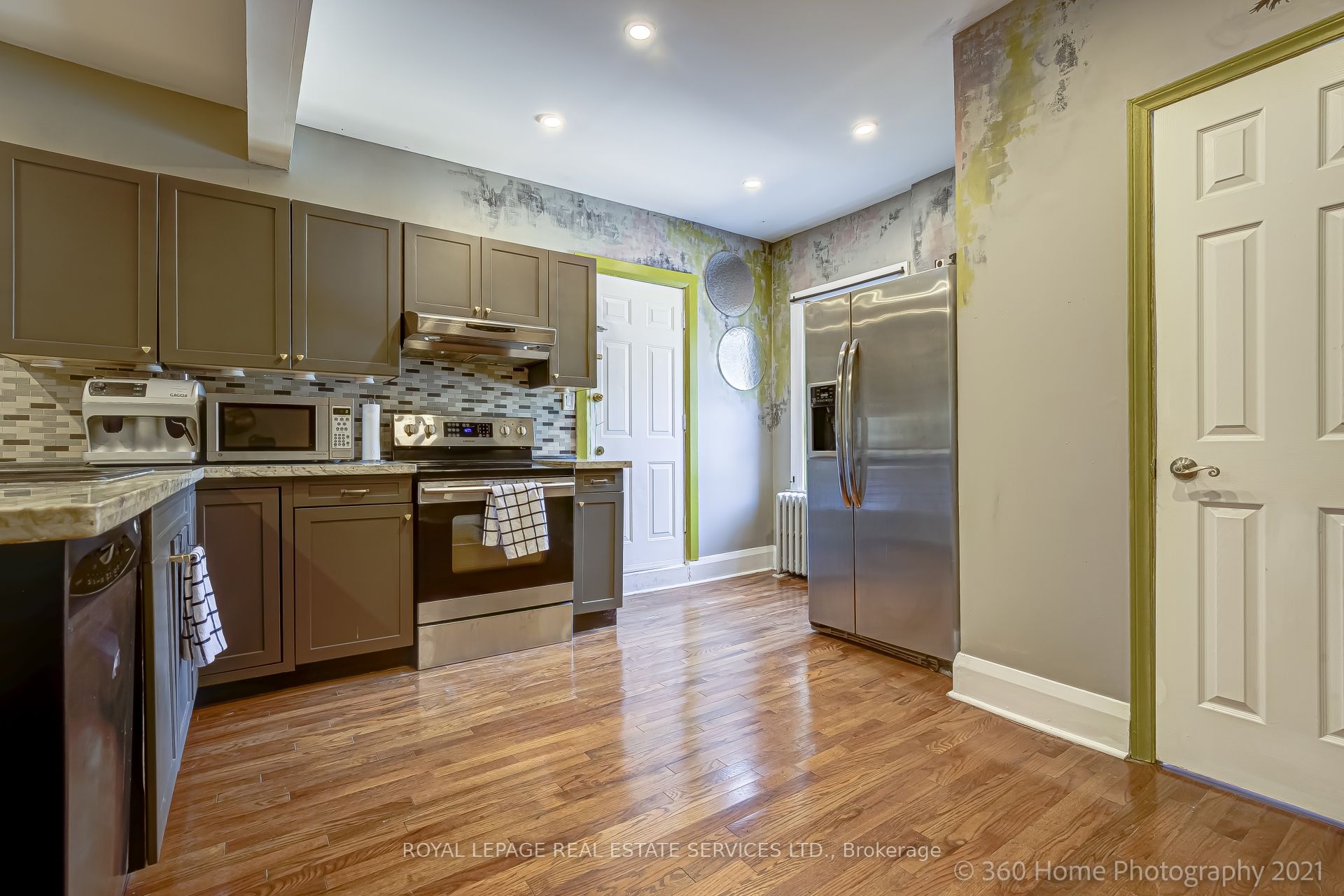 1294 Queen Street W A, Toronto, ON M6K 1L4 photo 3