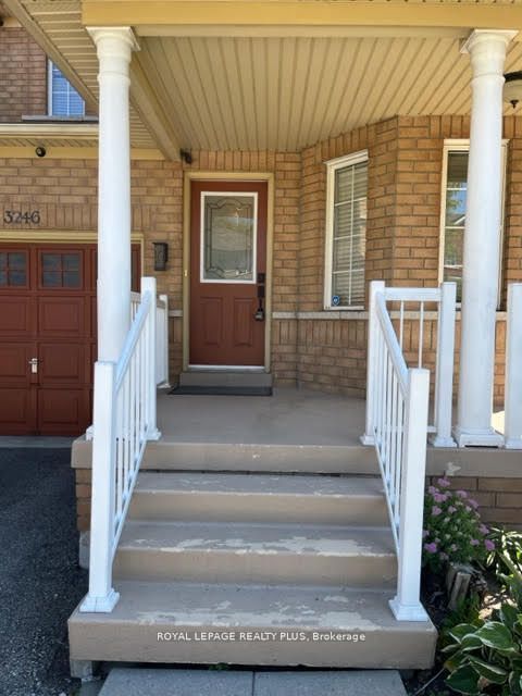 3246 Ridgeleigh Heights, Mississauga, ON L5M 6S6 photo 3