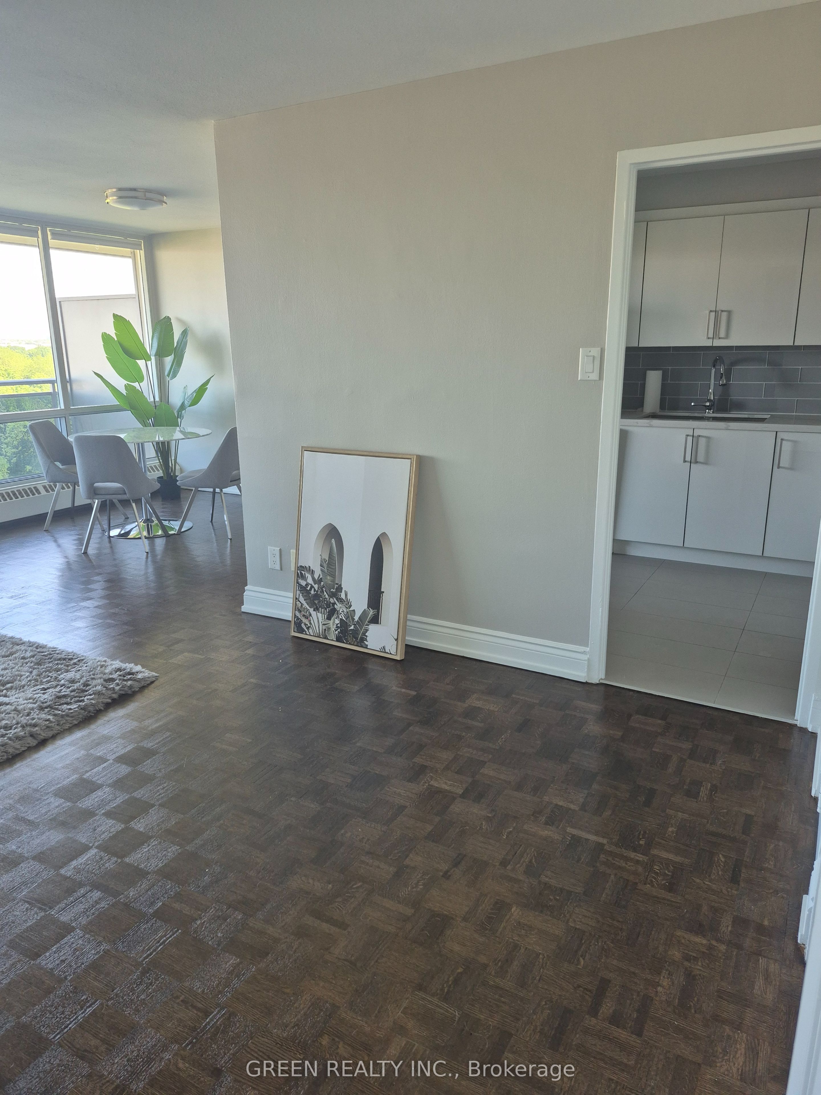 2160 Lakeshore Road 1606, Burlington, ON L7R 1A1 photo 2