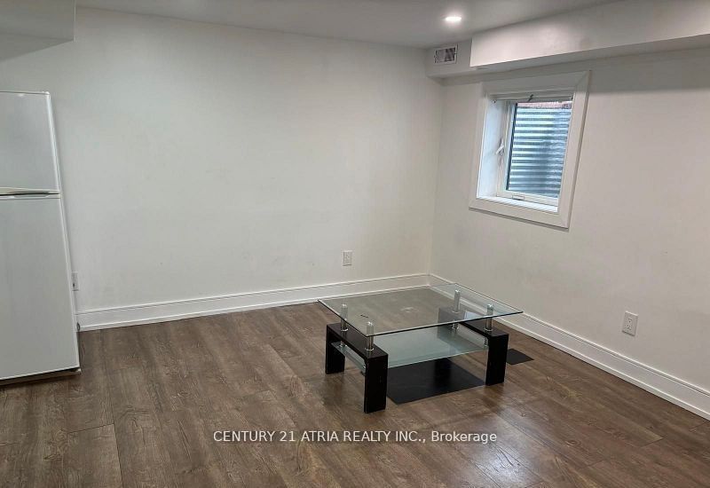 678 Tretheway Drive E 2, Toronto, ON M6M 4C4 photo 2