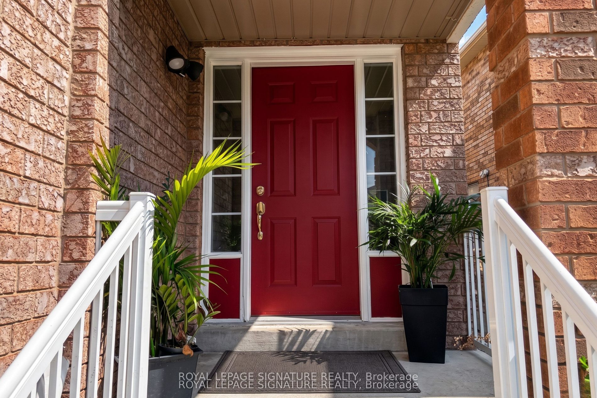 27 Roadmaster Lane (Main), Brampton, ON L7A 3A9 photo 2