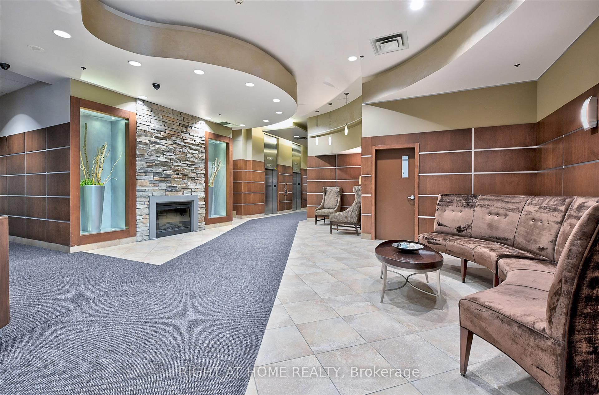 2 Fieldway Road 611, Toronto, ON M8Z 0B9 photo 3