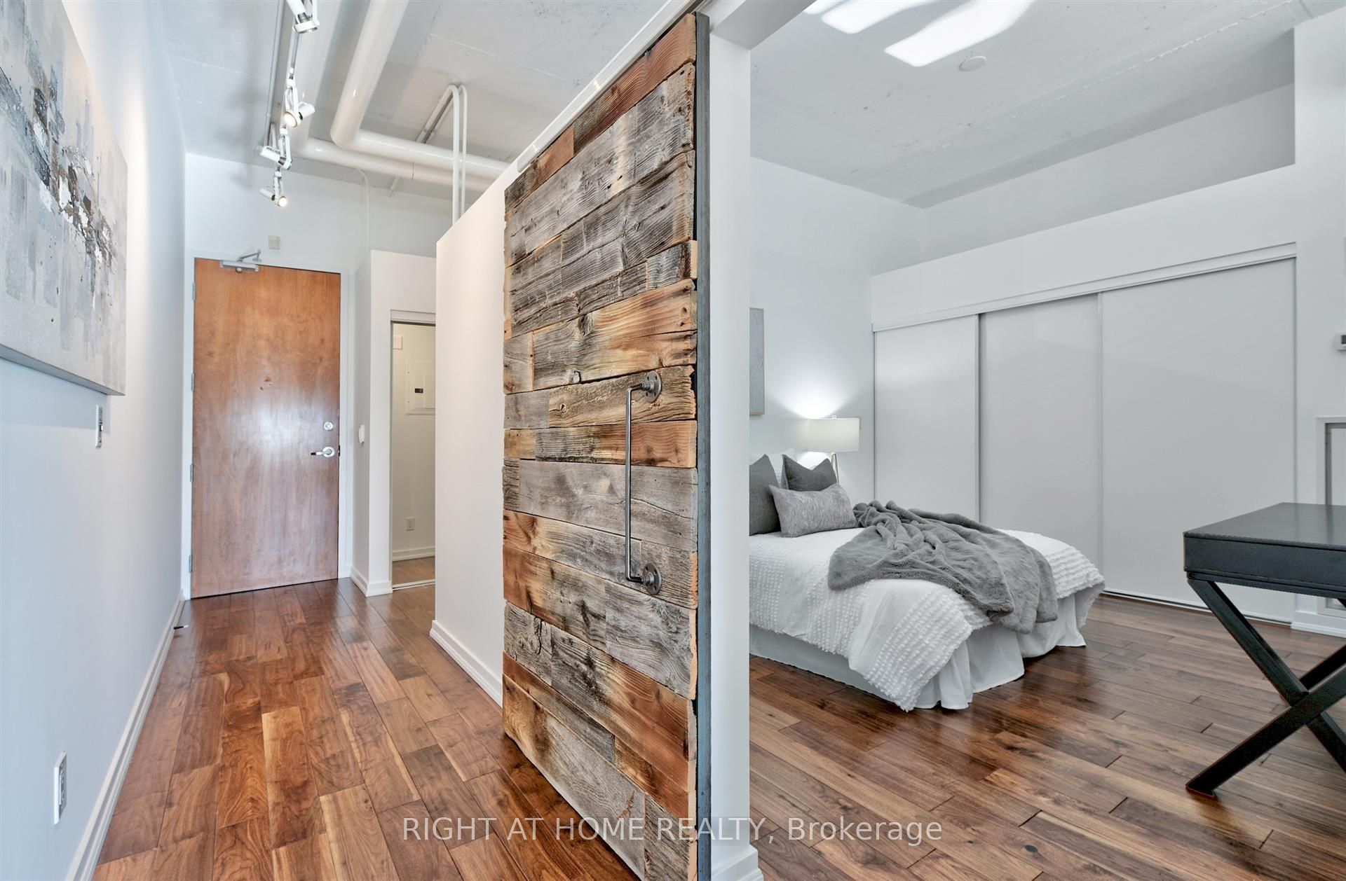 2 Fieldway Road 611, Toronto, ON M8Z 0B9 photo 4