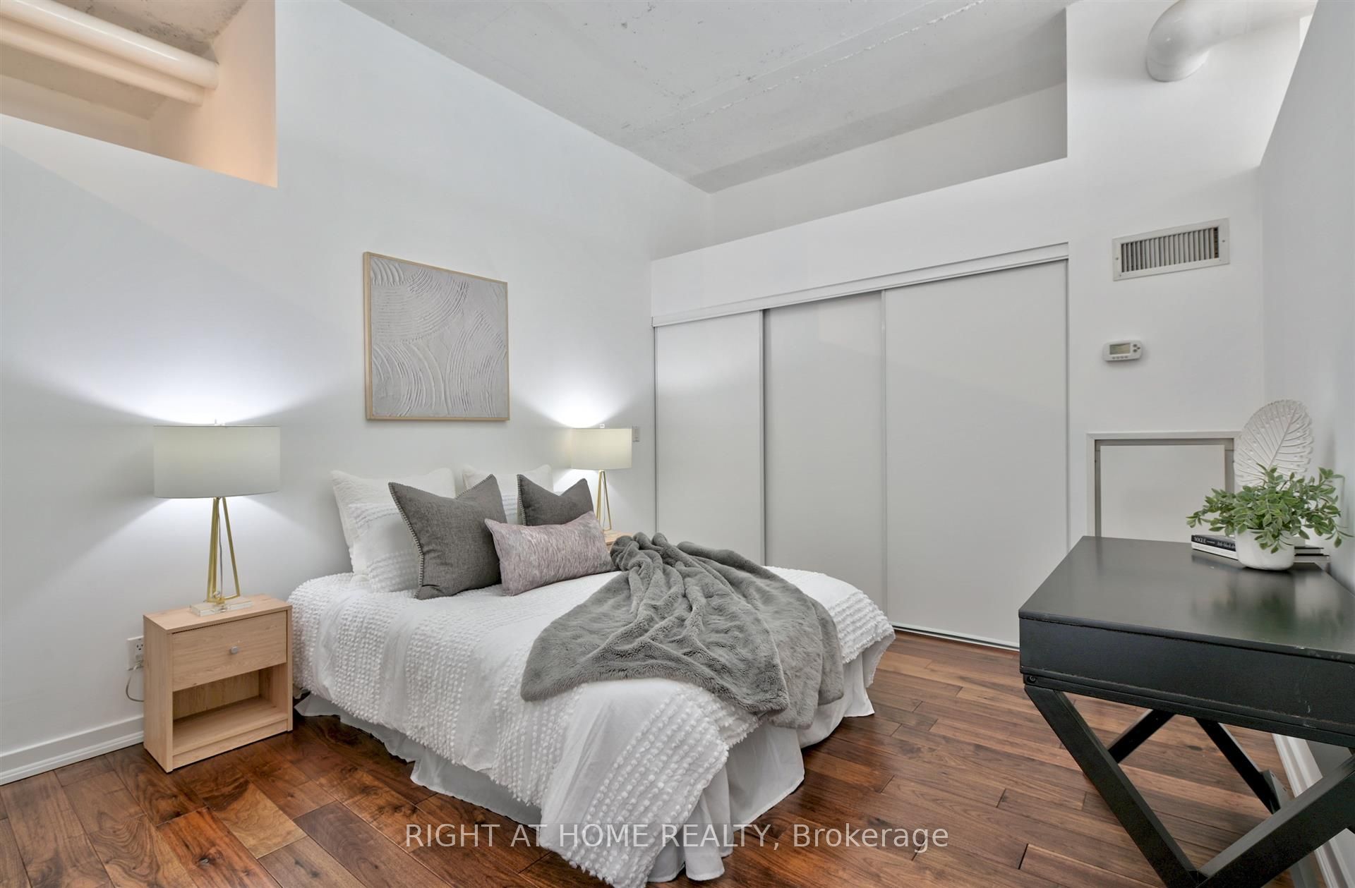2 Fieldway Road 611, Toronto, ON M8Z 0B9 photo 5