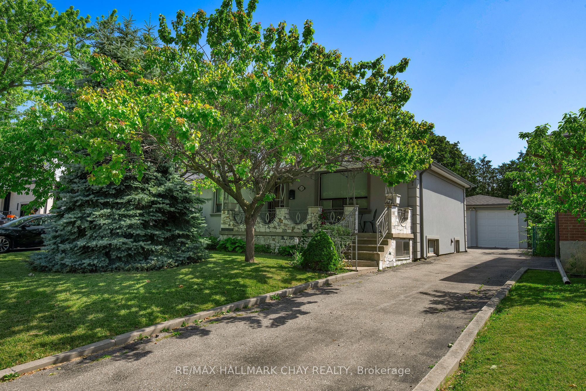 23 Chappel Hill Road, Toronto, ON M3M 1M1 photo 2