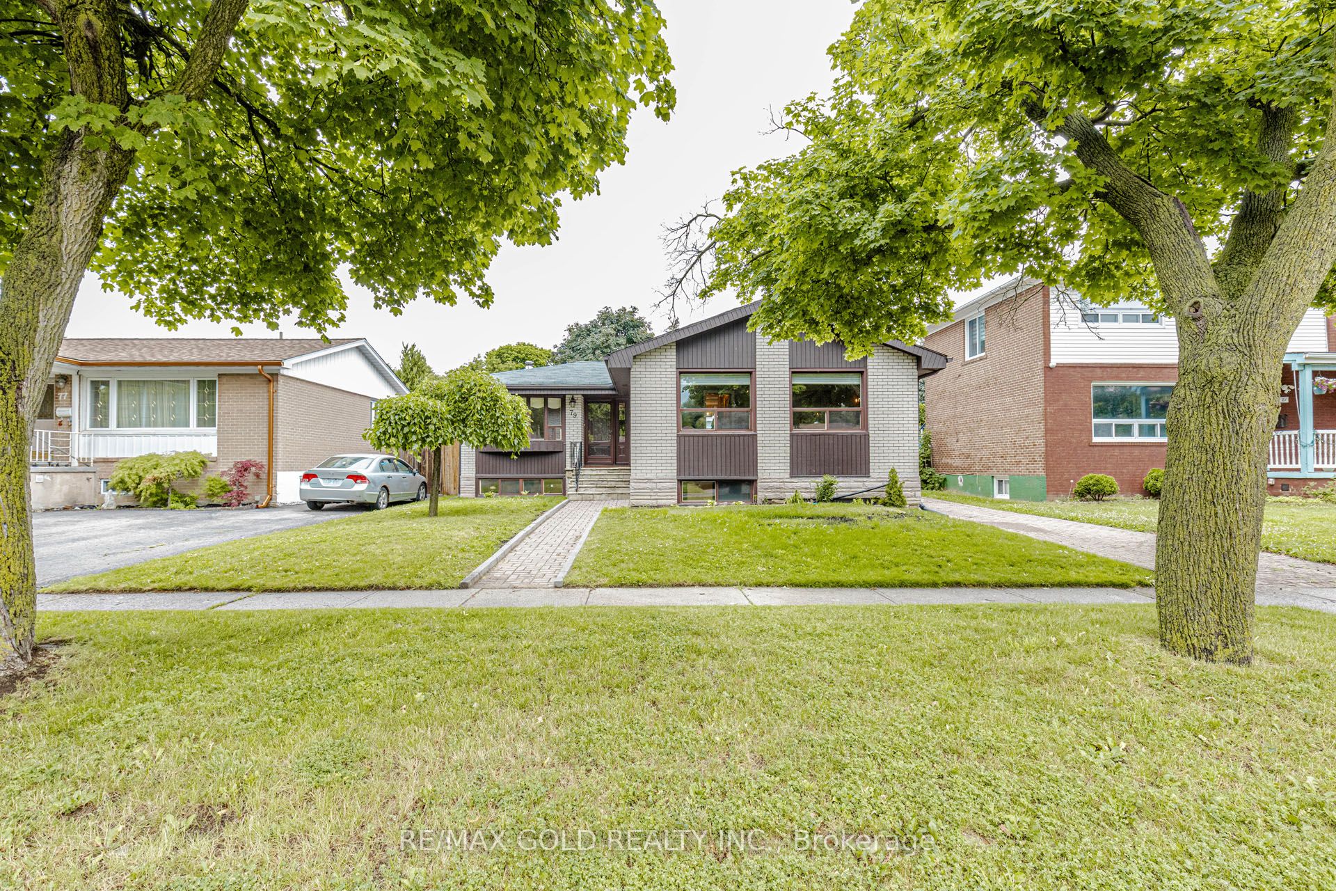 79 Corby Crescent E, Brampton, ON L6Y 1H3 photo 3