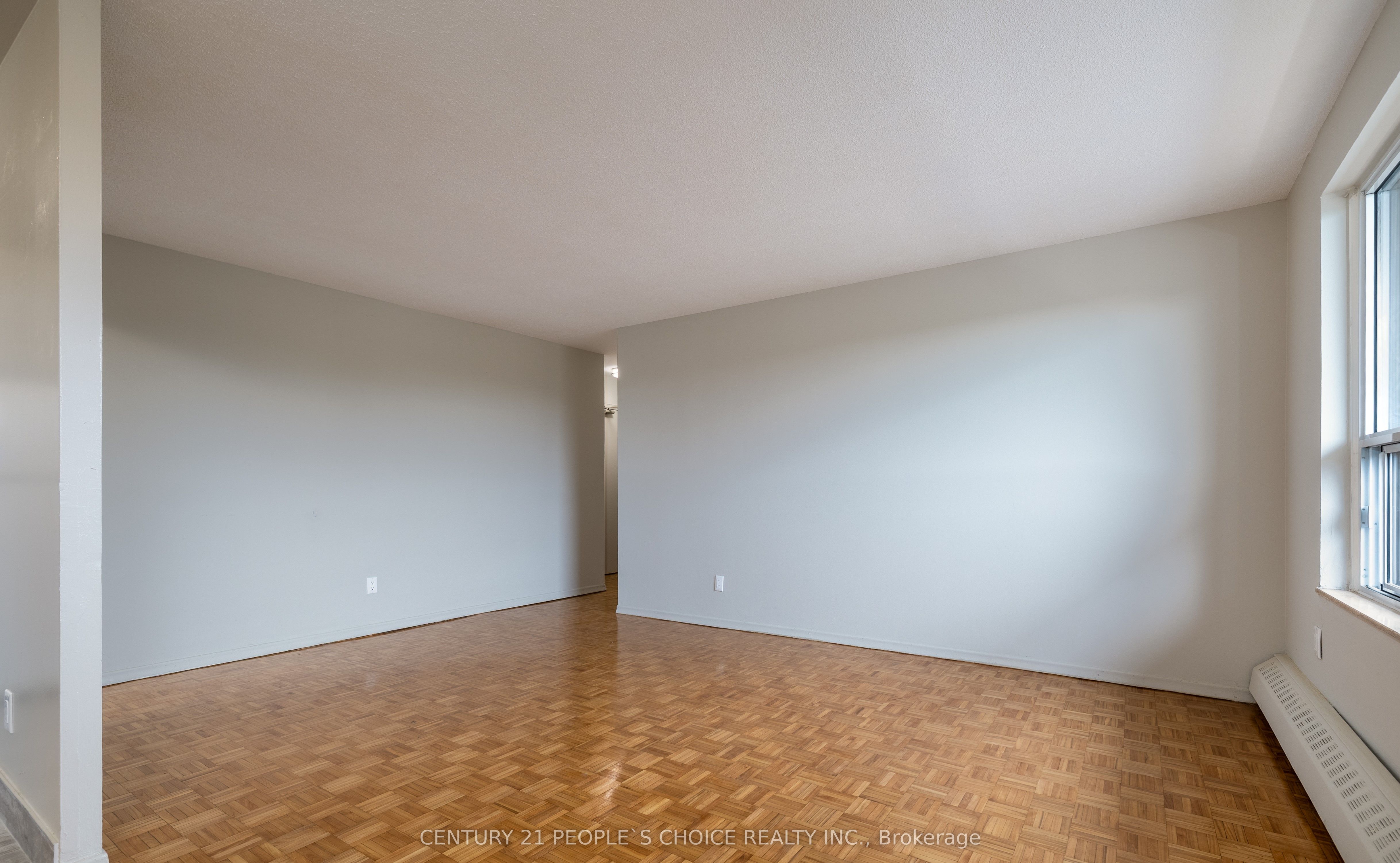 549 North Service Road 508, Mississauga, ON L5A 1B5 photo 4