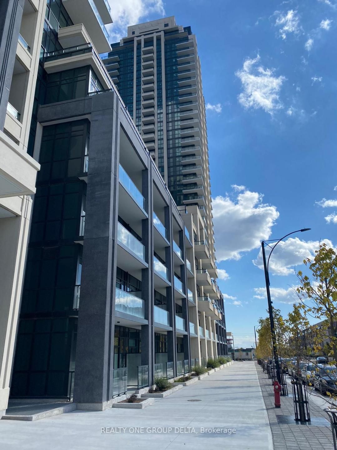 4055 Parkside Village Drive 1716, Mississauga, ON L5B 0K2