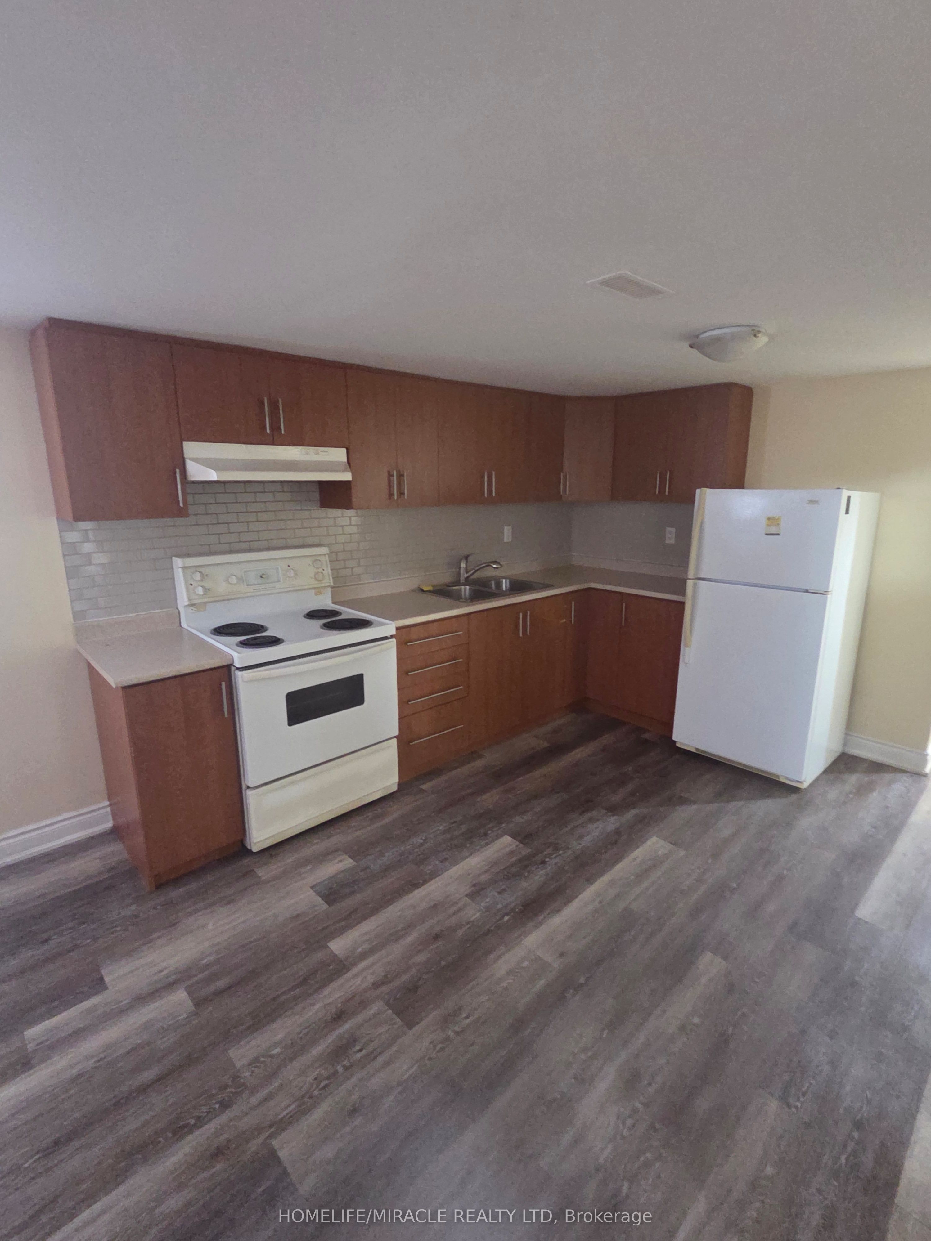 6 Sterne Avenue, Brampton, ON L6W 2Y4 photo 2