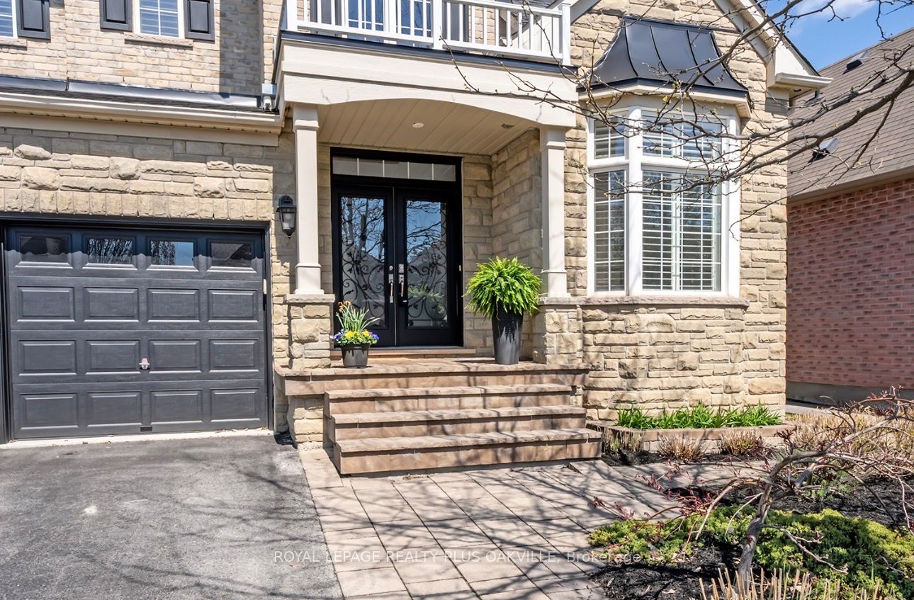 3339 Skipton Lane, Oakville, ON L6M 0K3 photo 2
