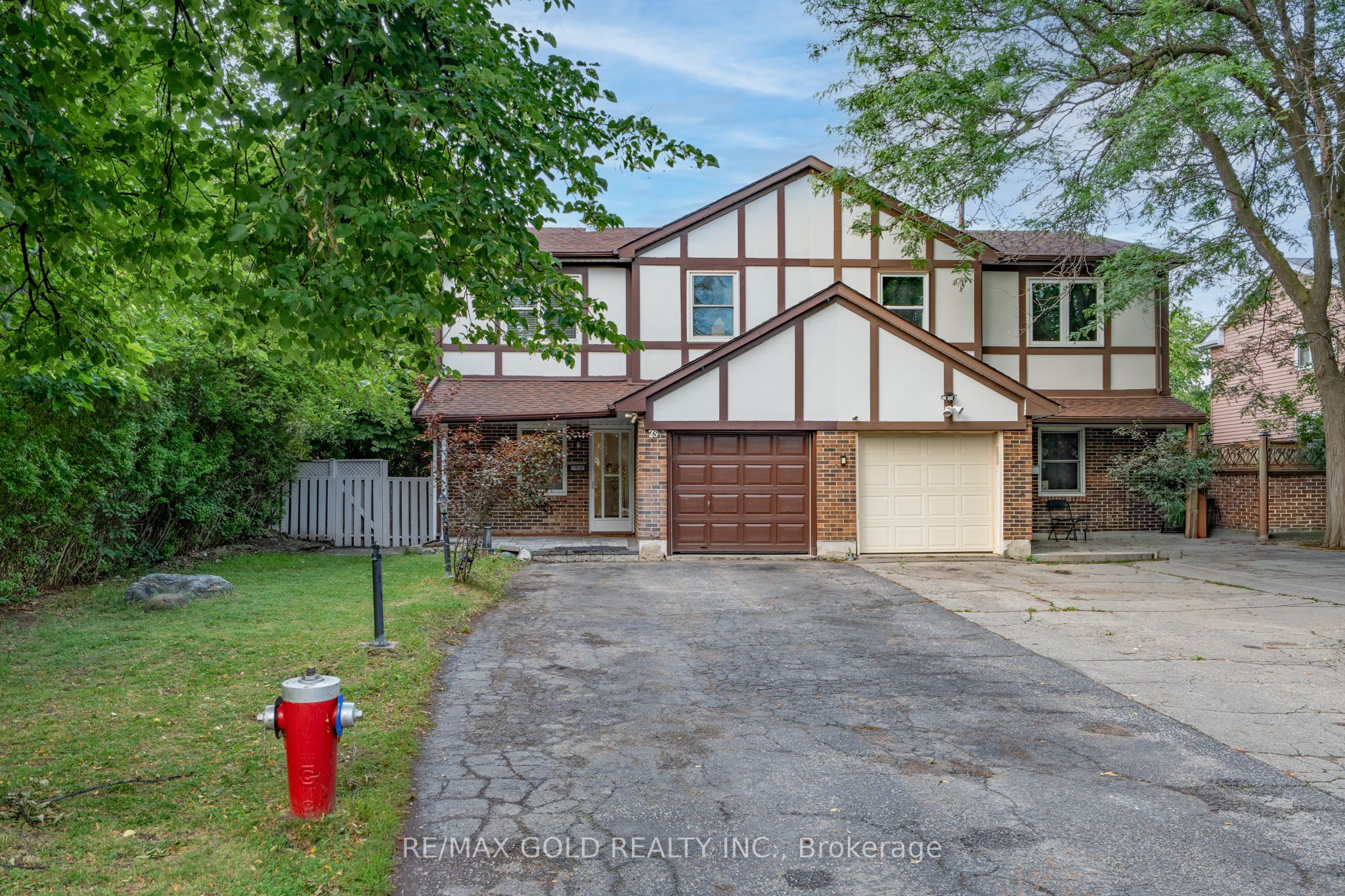 23 Judith Crescent, Brampton, ON L6S 3J3