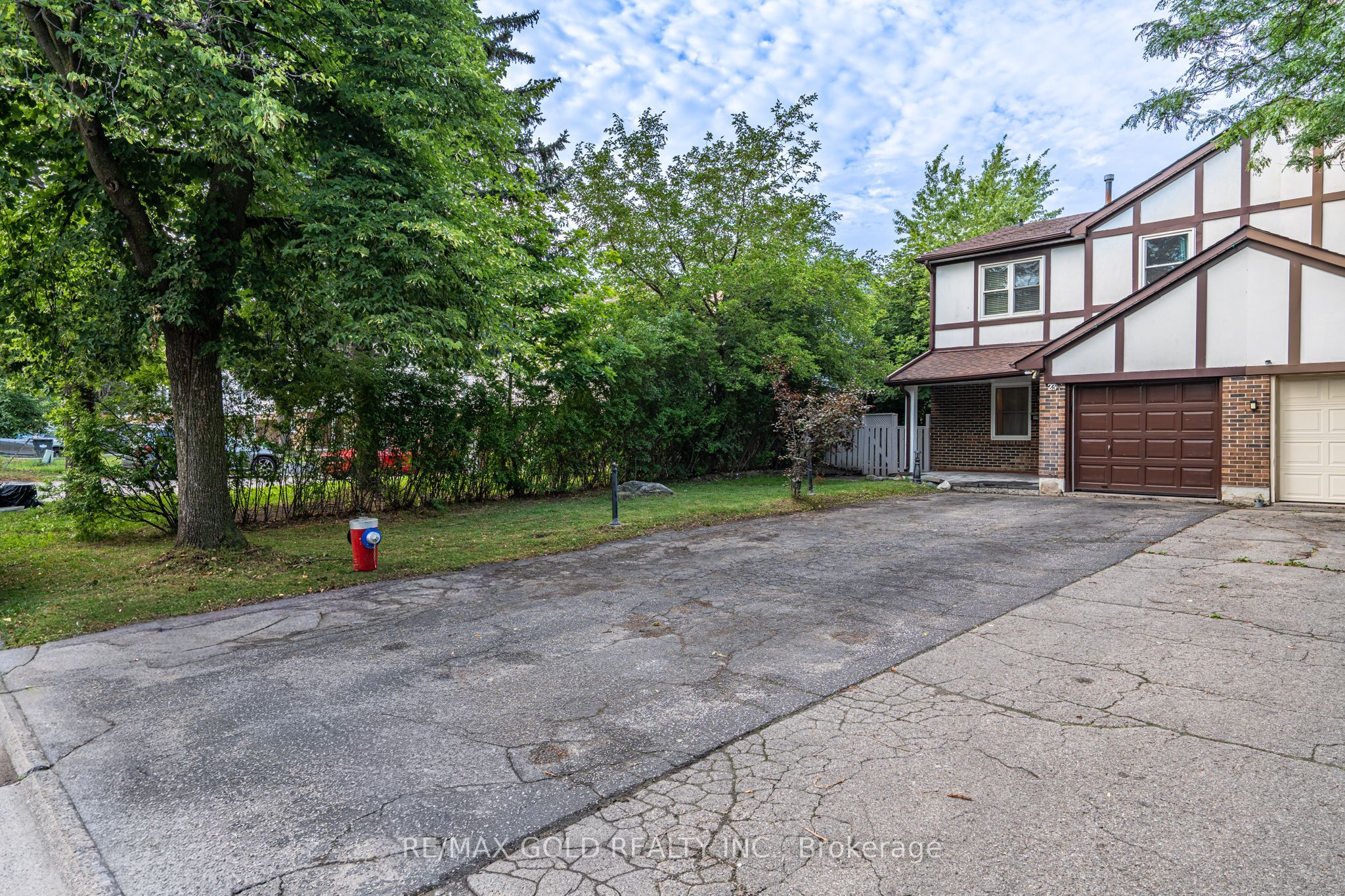 23 Judith Crescent, Brampton, ON L6S 3J3 photo 3