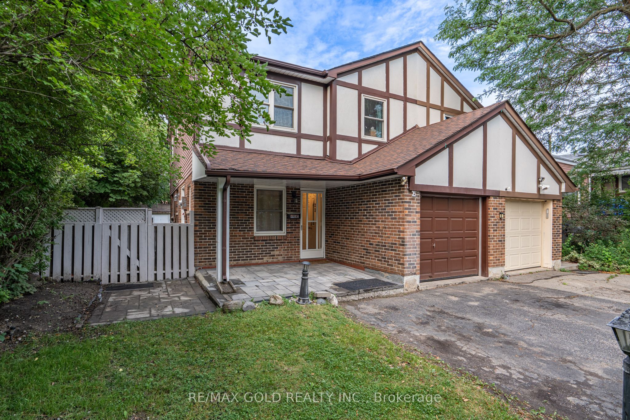 23 Judith Crescent, Brampton, ON L6S 3J3 photo 4