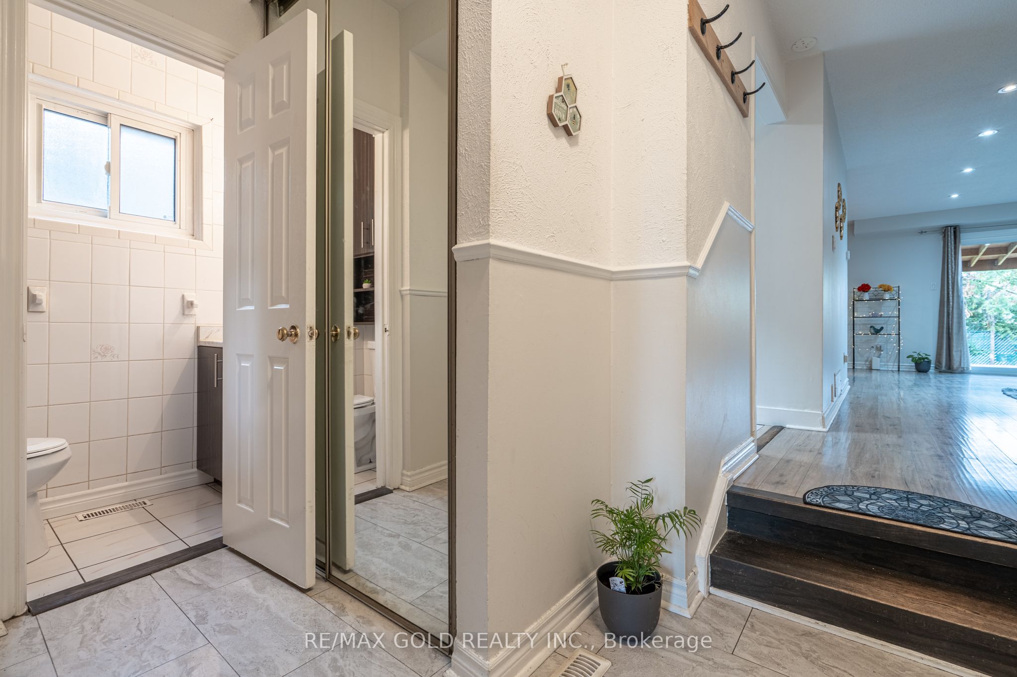 23 Judith Crescent, Brampton, ON L6S 3J3 photo 5