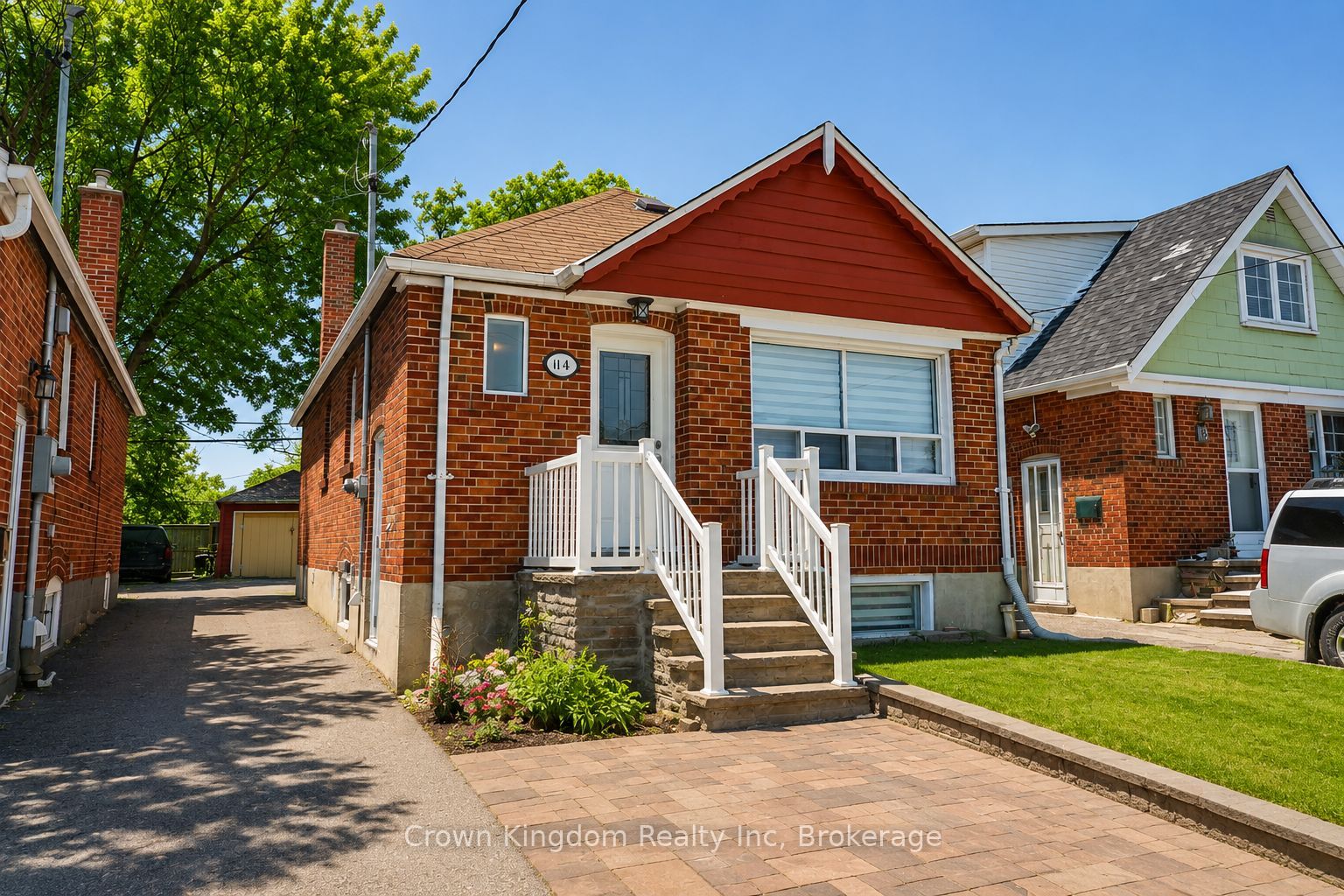 11A Lonborough Avenue N Upper, Toronto, ON M6M 1X2 photo 2