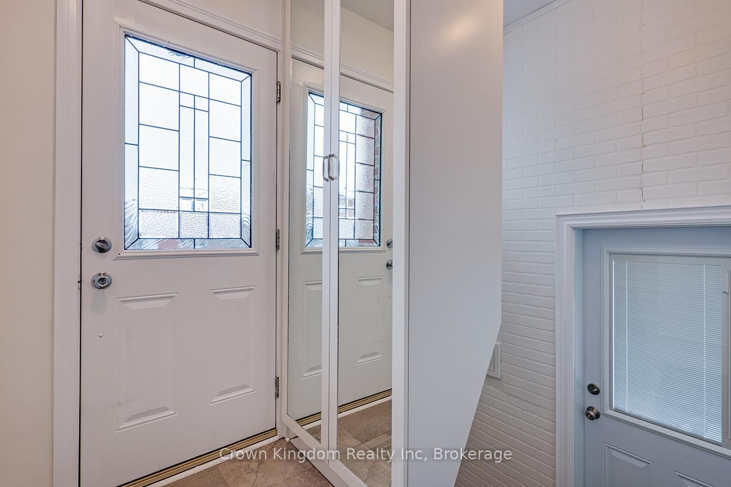 11A Lonborough Avenue N Upper, Toronto, ON M6M 1X2 photo 3