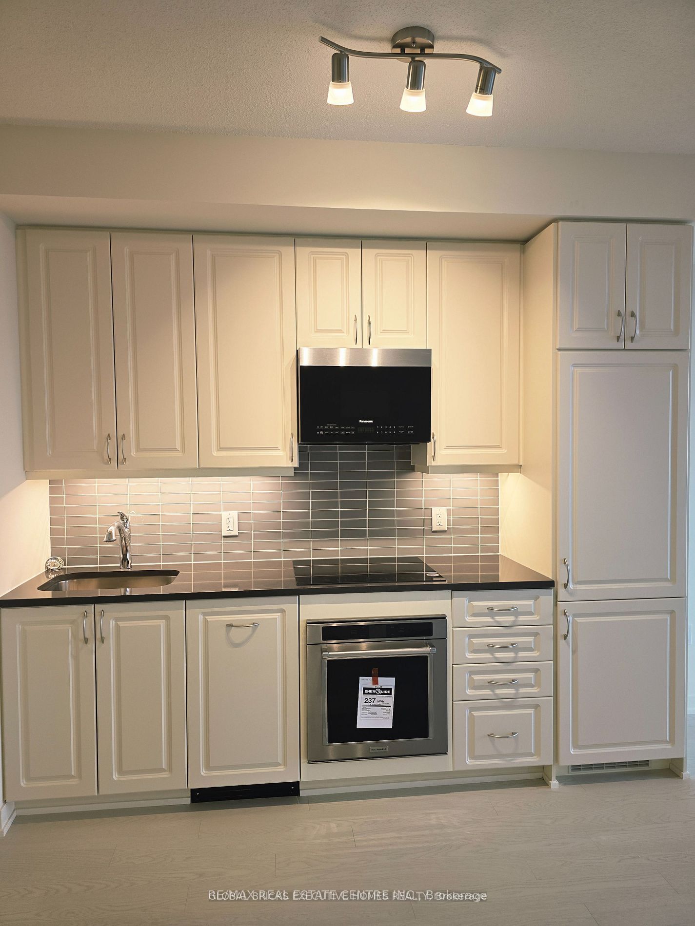 38 Annie Craig Drive PH207, Toronto, ON M8V 0G9 photo 3