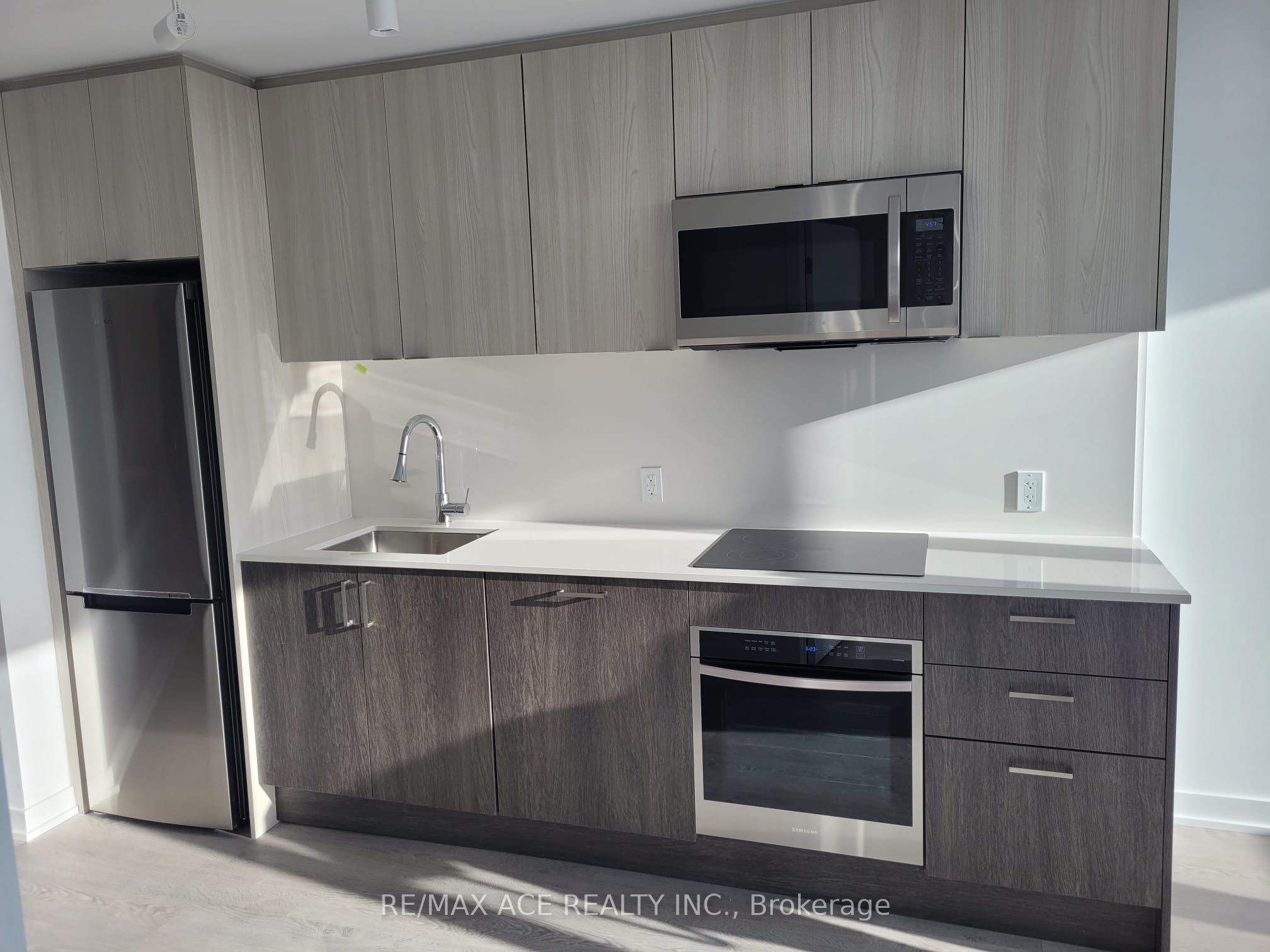 1928 Lake Shore Boulevard W 1215, Toronto, ON M6S 0B1 photo 5