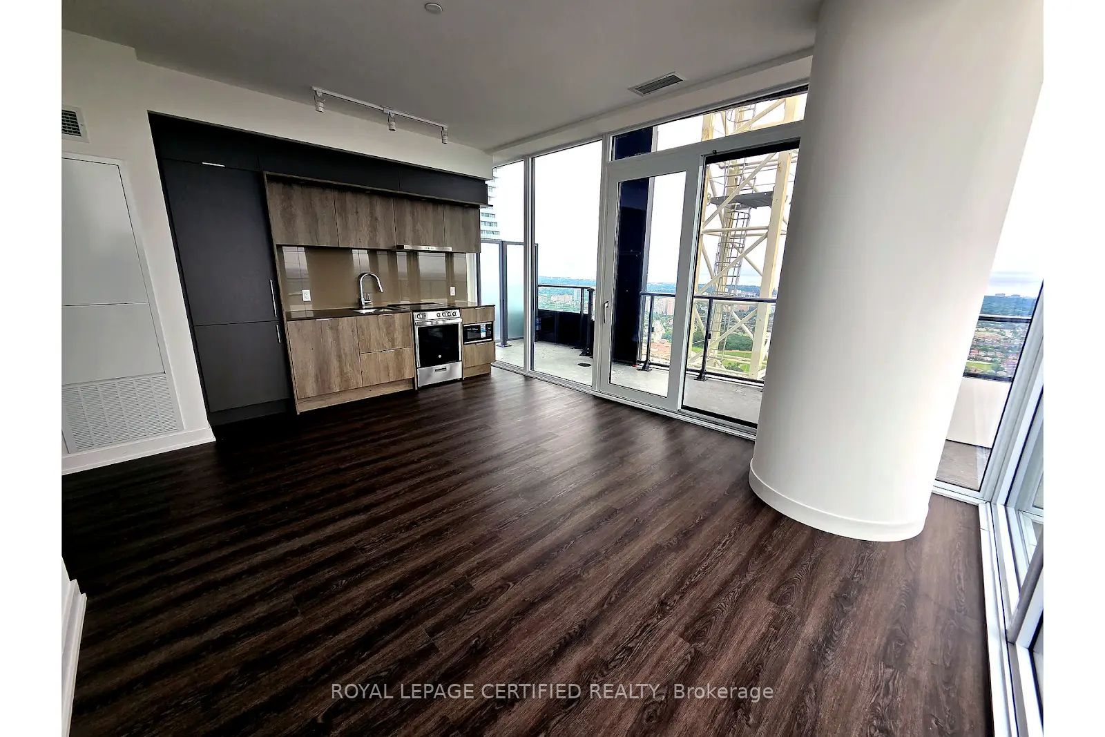 448 Burnhamthorpe Road W 5011, Mississauga, ON L5B 0R4 photo 3