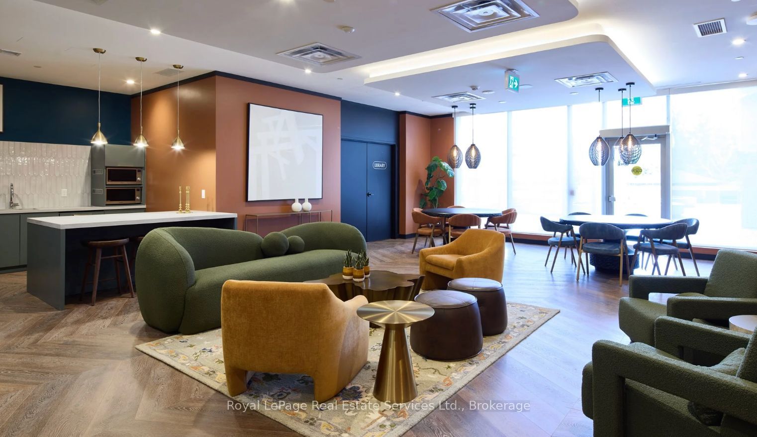 689 The Queensway 431, Toronto, ON M8Y 1L1 photo 4