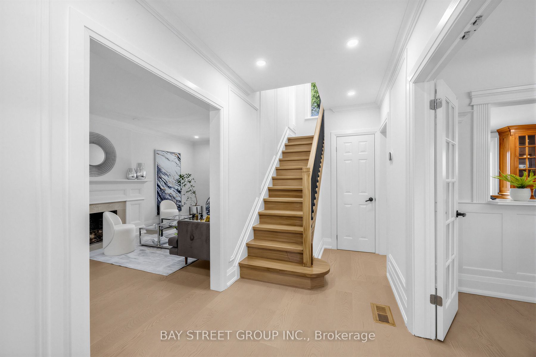136 Humbercrest Boulevard, Toronto, ON M6S 4L3 photo 5