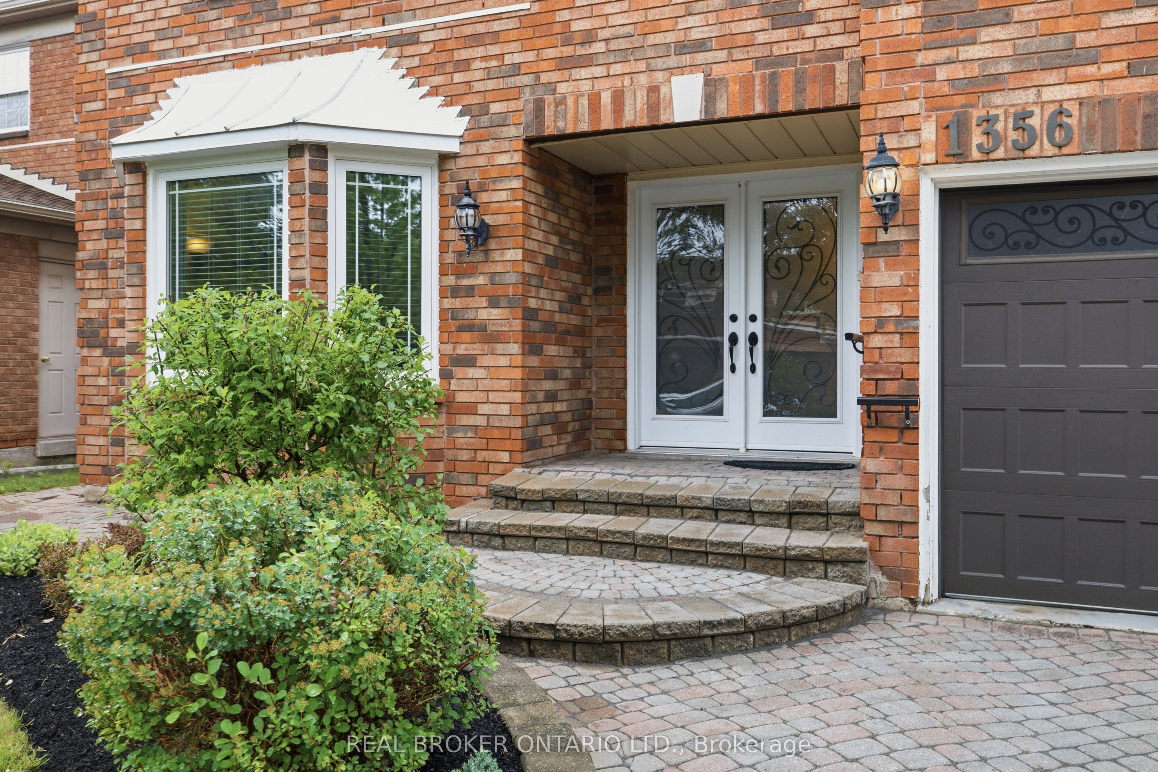 1356 Mapleridge Crescent, Oakville, ON L6M 2G6 photo 2