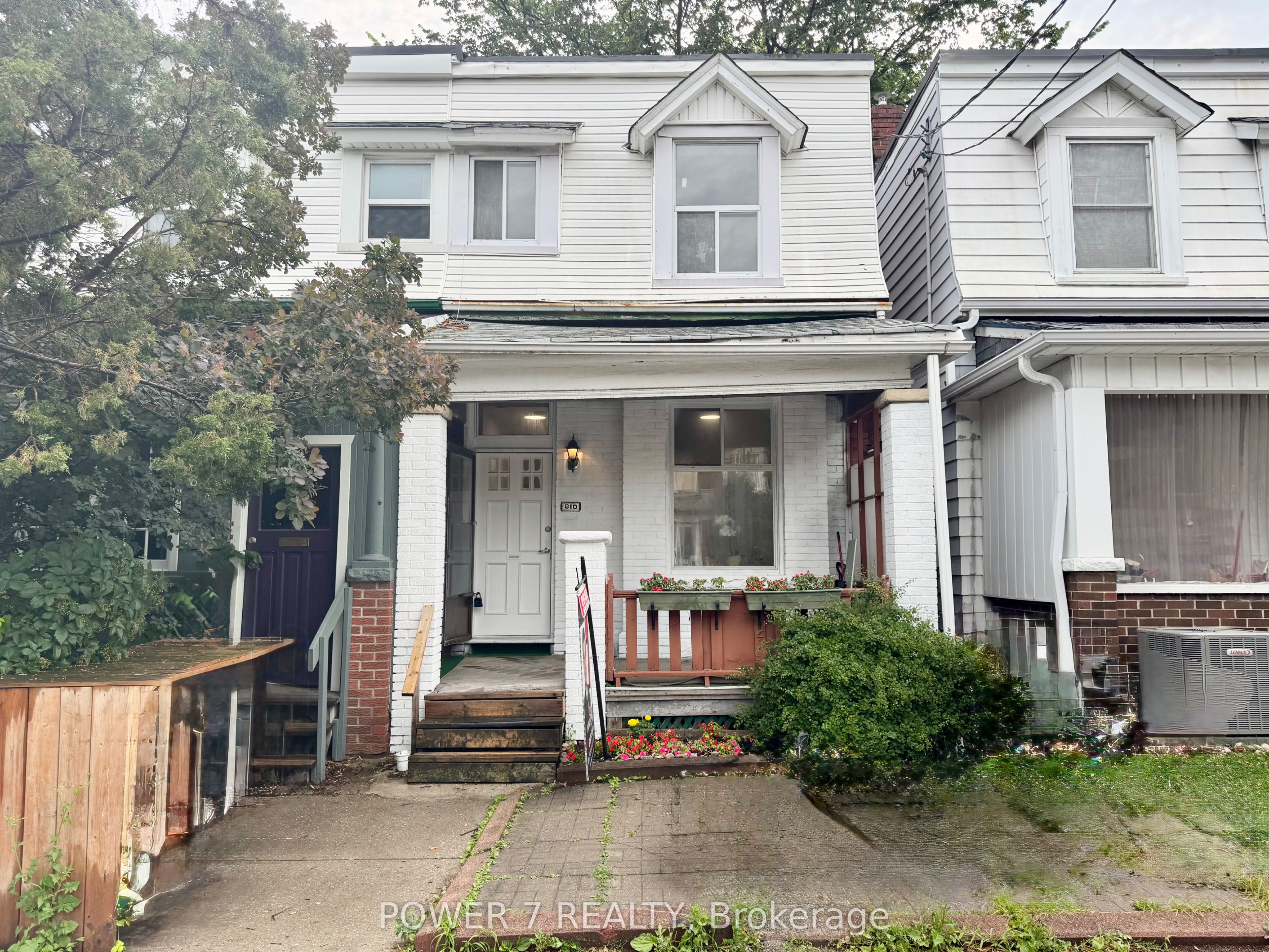 810 Ossington Avenue, Toronto, ON M6G 3V1 photo 2