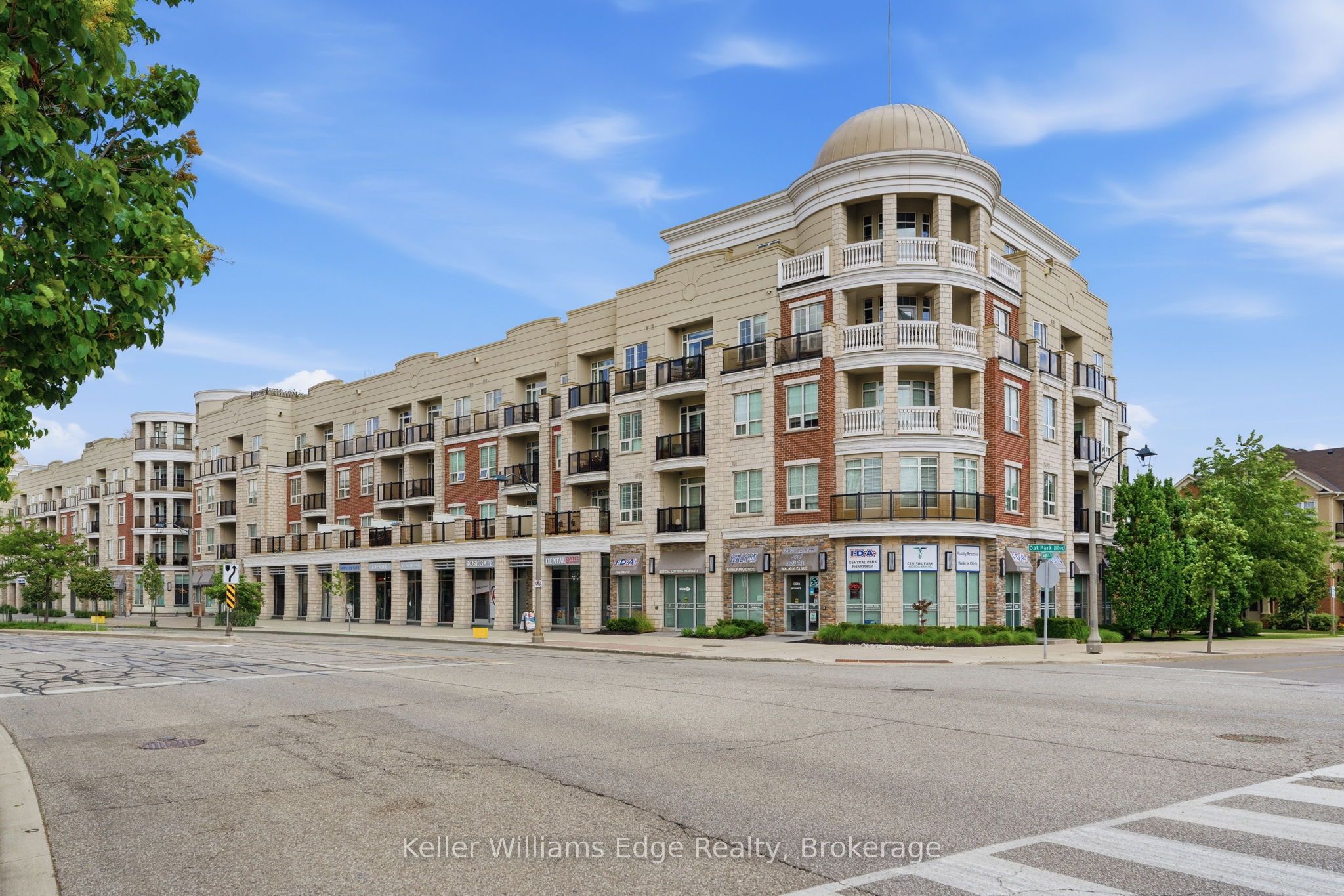 216 Oak Park Boulevard 314, Oakville, ON L6H 7S8