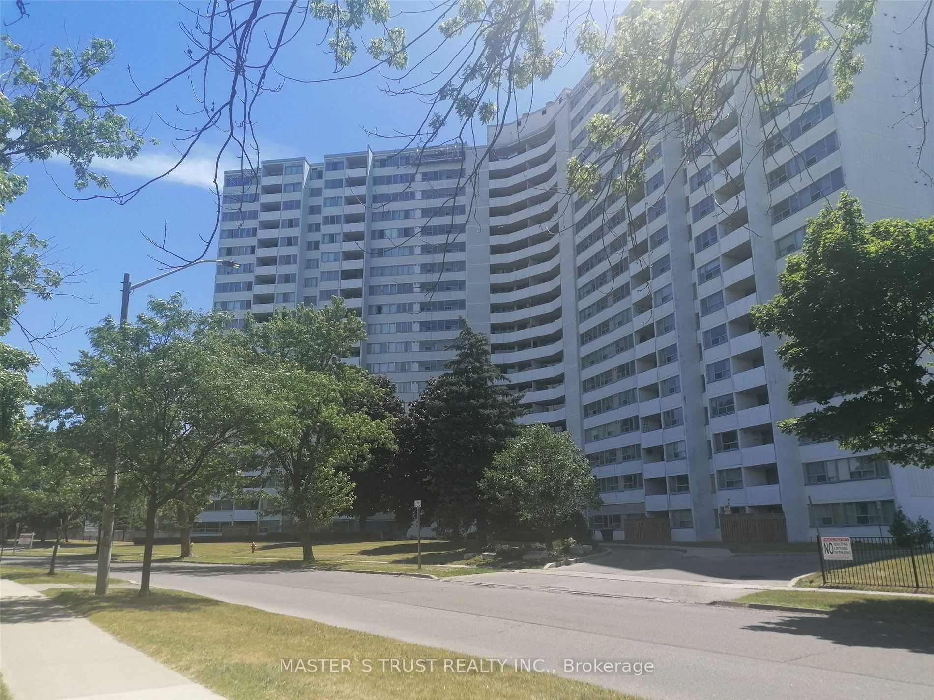 530 Lolita Gardens 1210, Mississauga, ON L5A 3T2