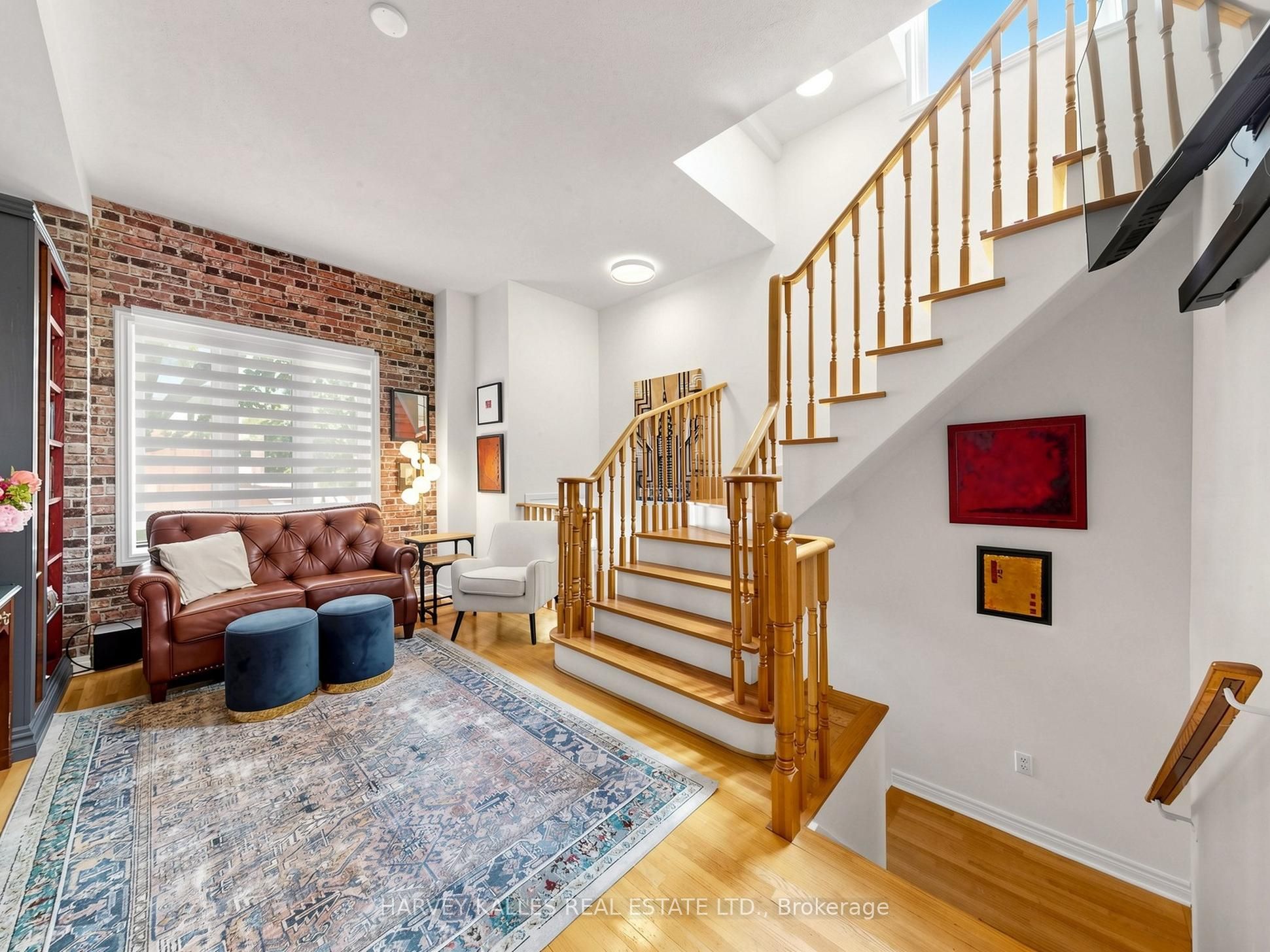 10 Lightbourn Avenue, Toronto, ON M6H 3P3 photo 5