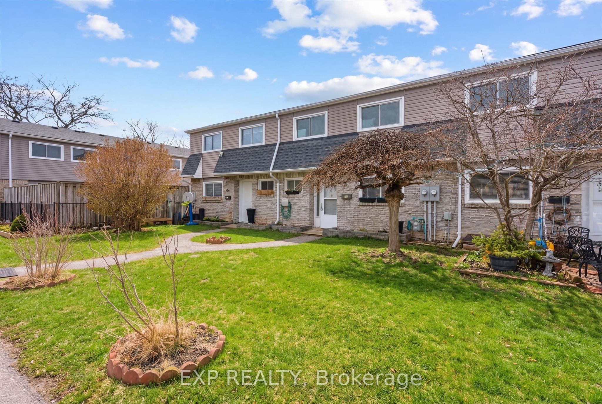 2050 Upper Middle Road 31, Burlington, ON L7P 3R9 photo 2