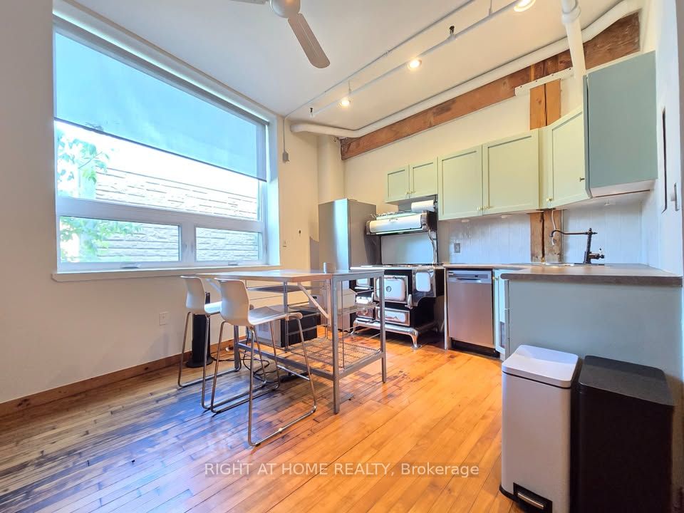 121 Prescott Avenue 12, Toronto, ON M6N 3G8 photo 3