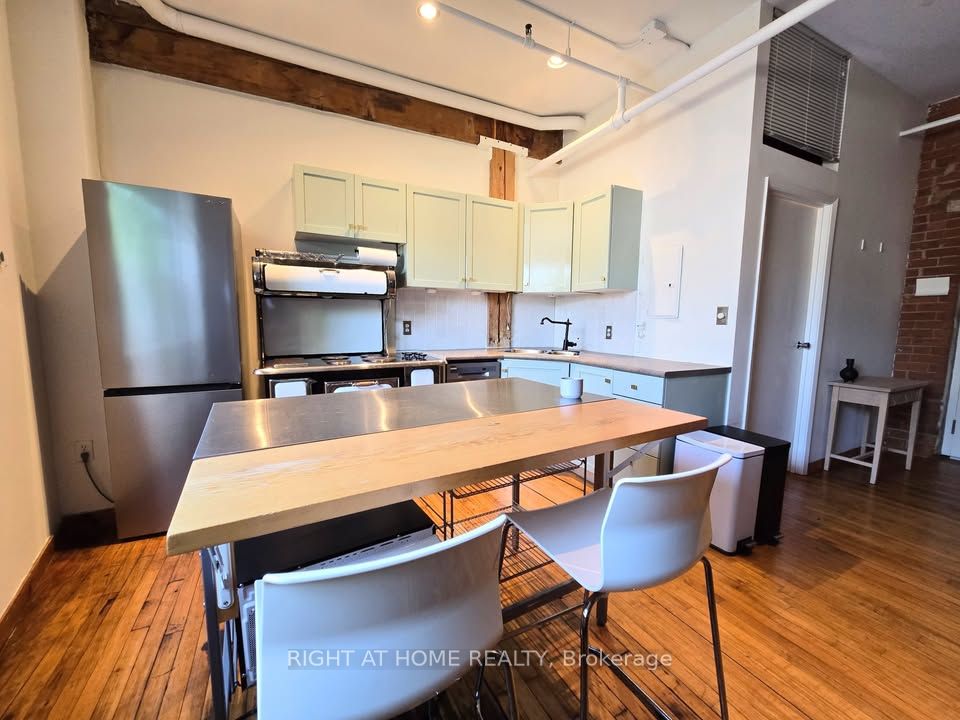 121 Prescott Avenue 12, Toronto, ON M6N 3G8 photo 4
