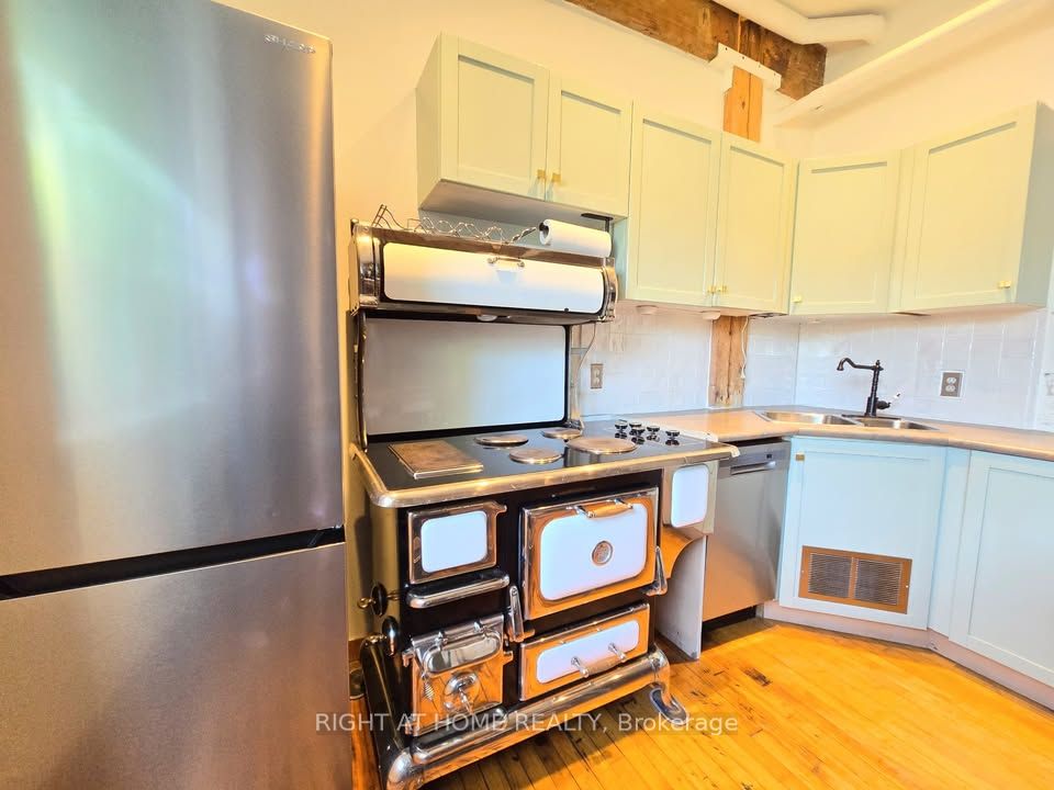 121 Prescott Avenue 12, Toronto, ON M6N 3G8 photo 5