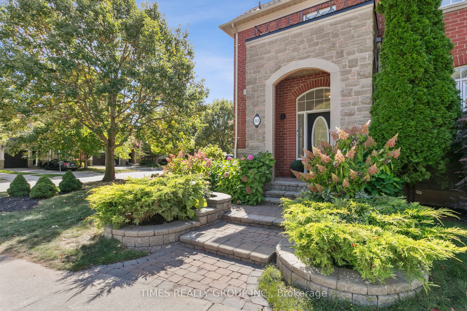 212 Creek Path Avenue, Oakville, ON L6L 6T5 photo 3