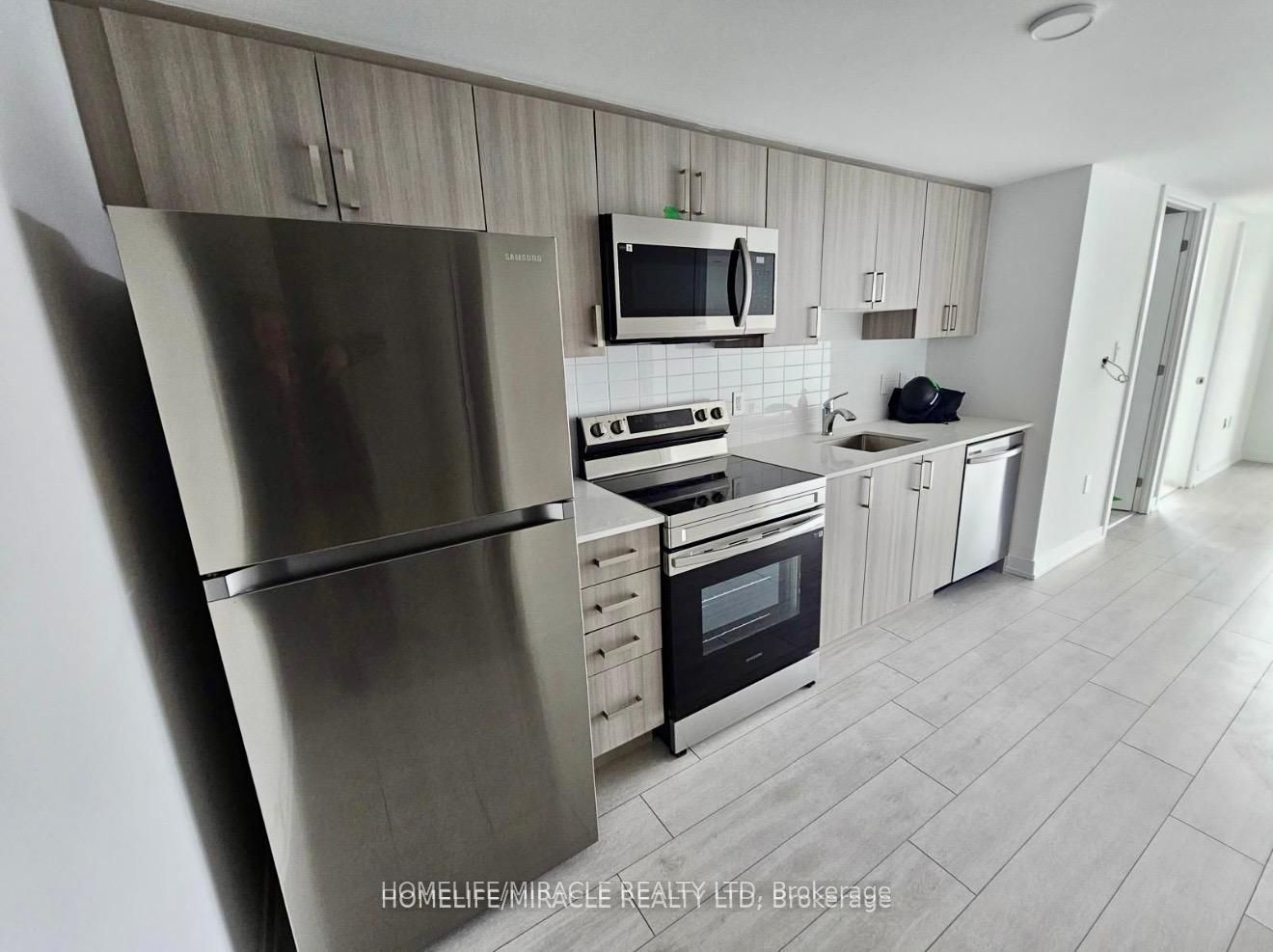 556 Marlee Avenue 328, Toronto, ON M6B 3J3 photo 2