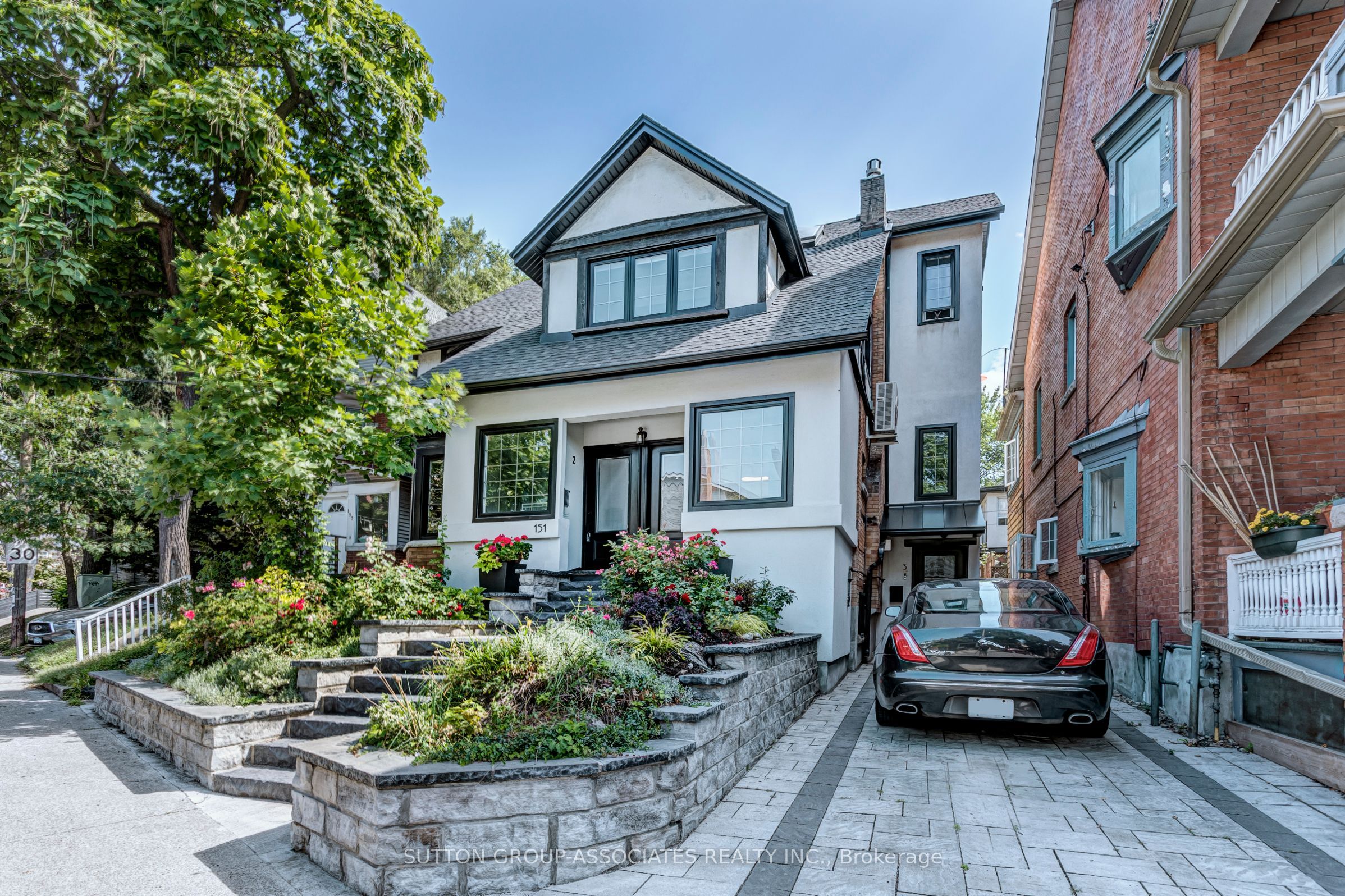 151 Indian Road 1, Toronto, ON M6R 2V7