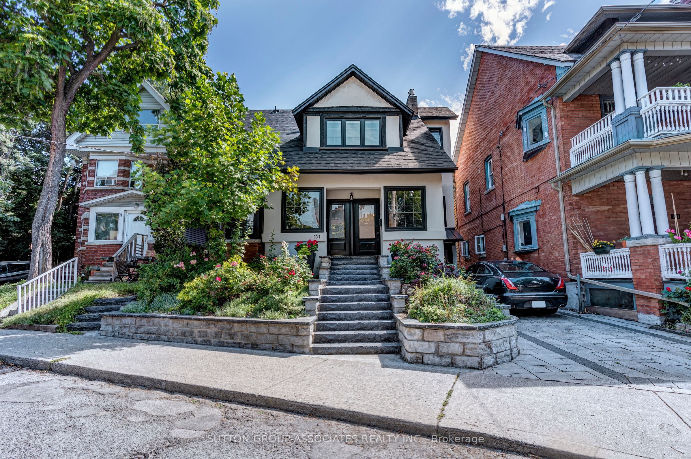 151 Indian Road 1, Toronto, ON M6R 2V7 photo 2