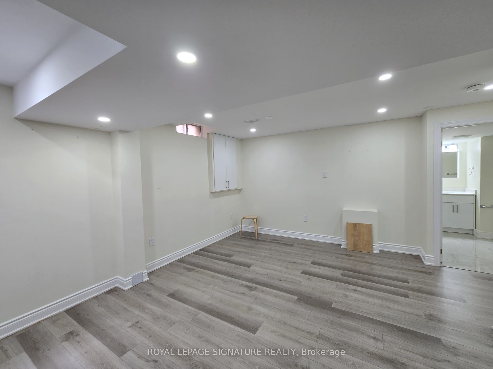 68 Mullis Crescent Bsmt, Brampton, ON L6Y 4S9 photo 2