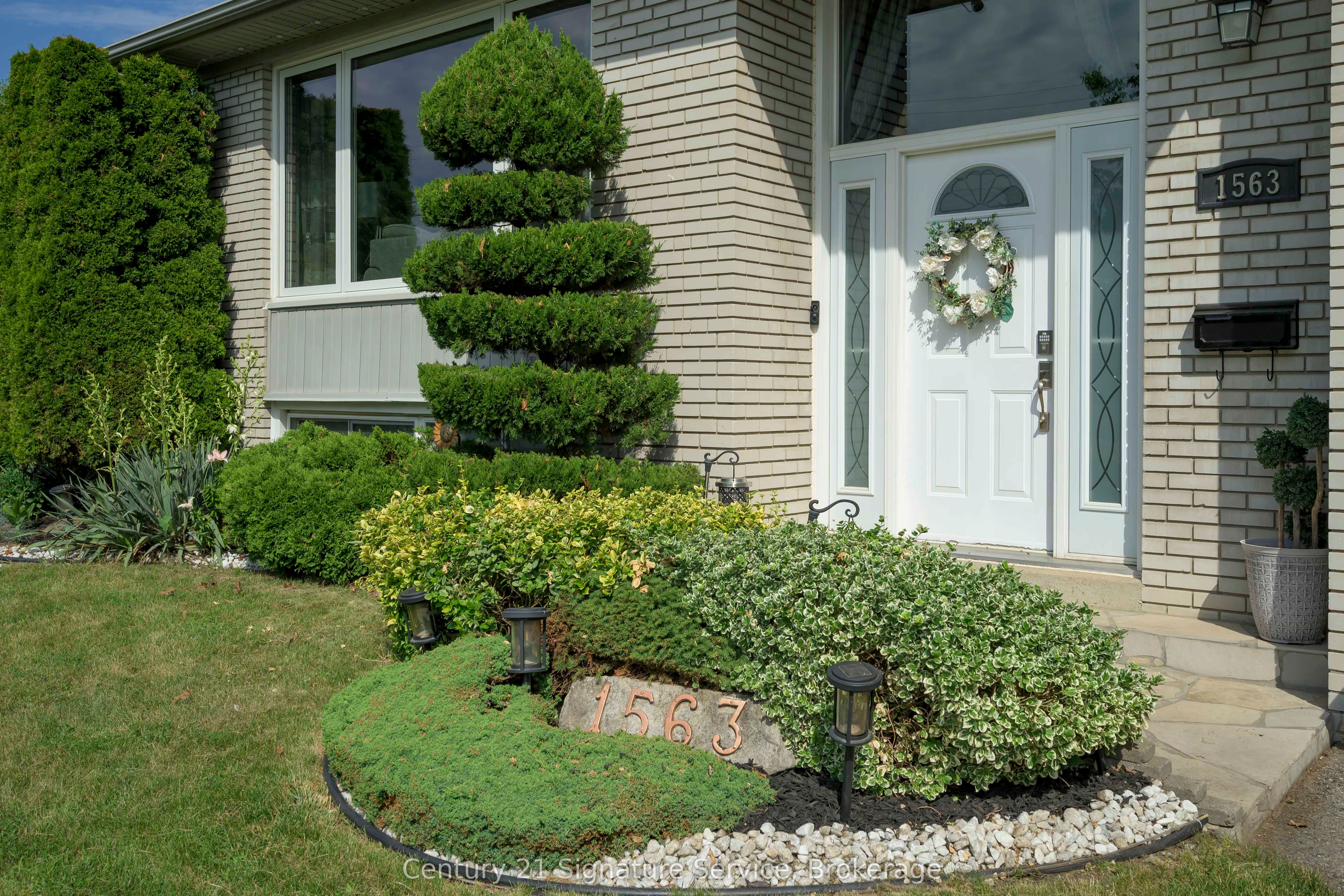 1563 Brentano Boulevard, Mississauga, ON L4X 1A5 photo 2