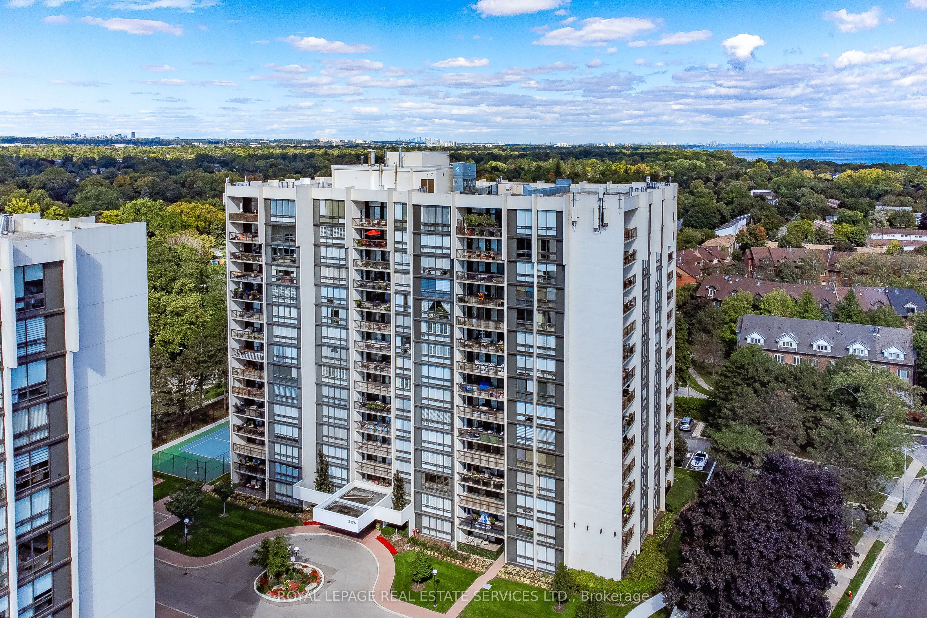 2175 Marine Drive 1006, Oakville, ON L6L 5L5