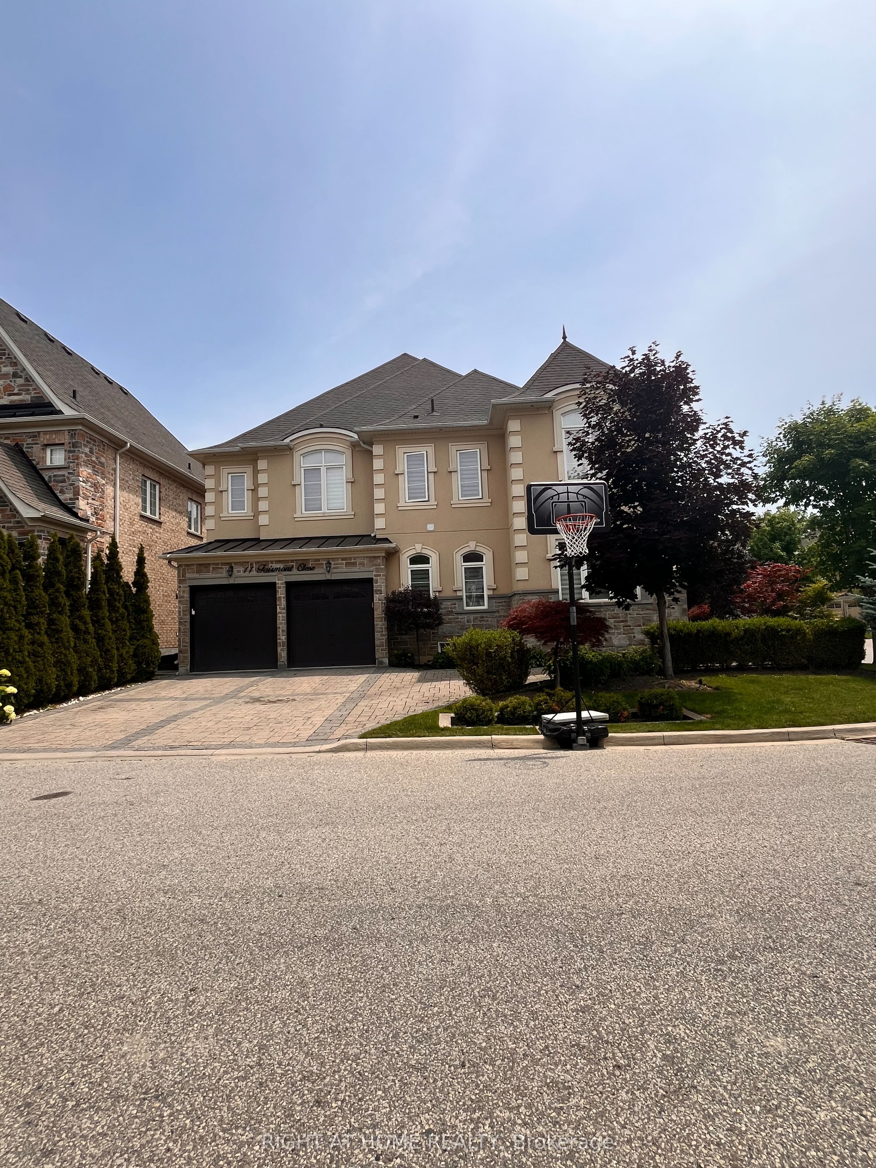 11 Fairmont Close, Brampton, ON L6Y 2Y3 photo 2