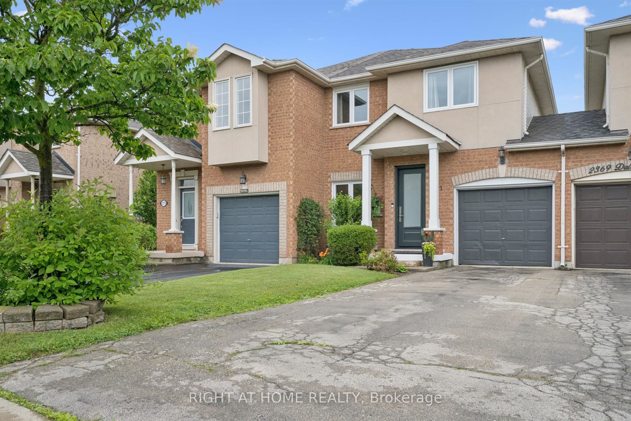 2371 Dalebrook Drive, Oakville, ON L6H 6K4 photo 2
