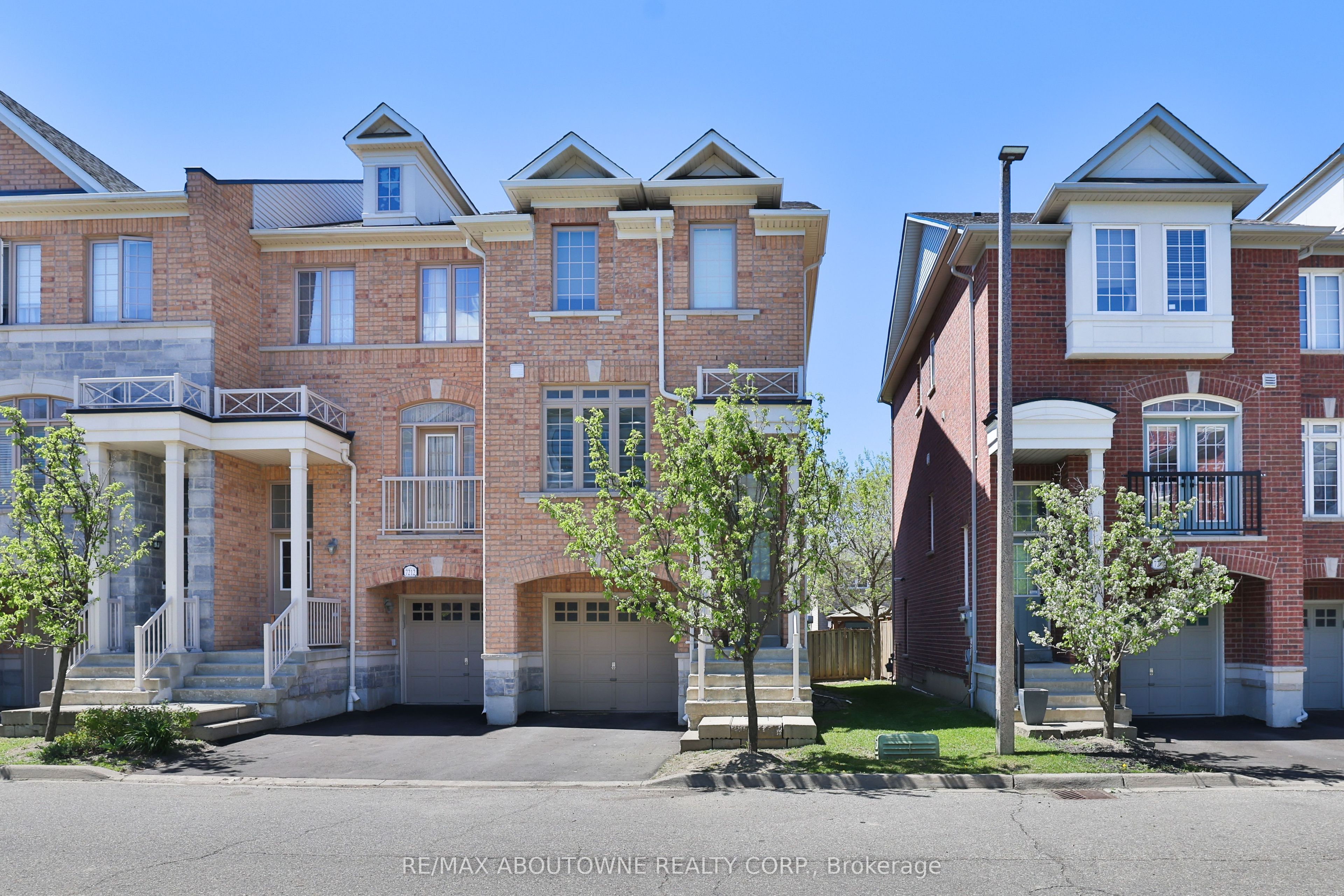 7214 Triumph Lane, Mississauga, ON L5N 0C5