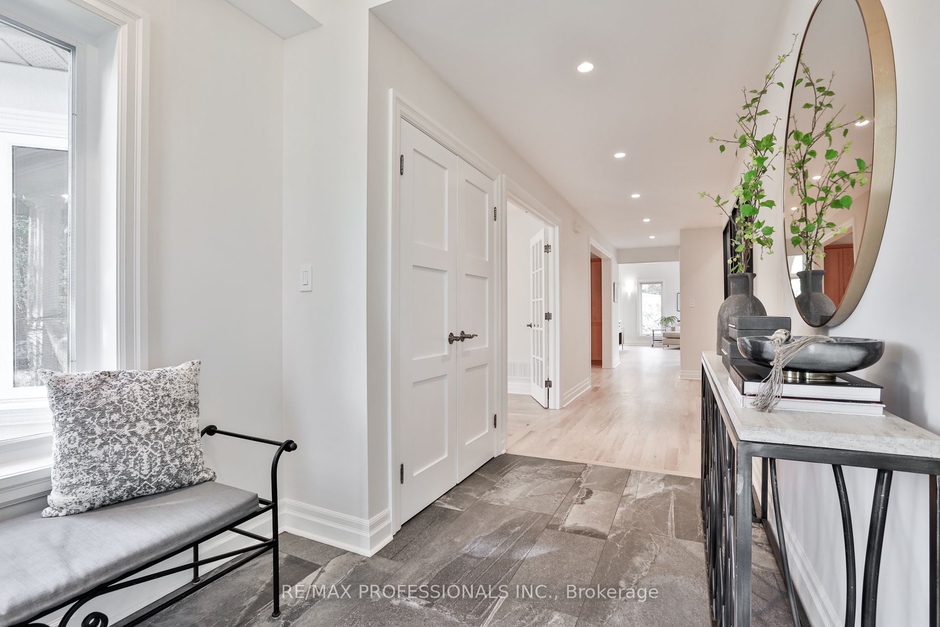 11 Cranleigh Court, Toronto, ON M9A 3Y2 photo 5