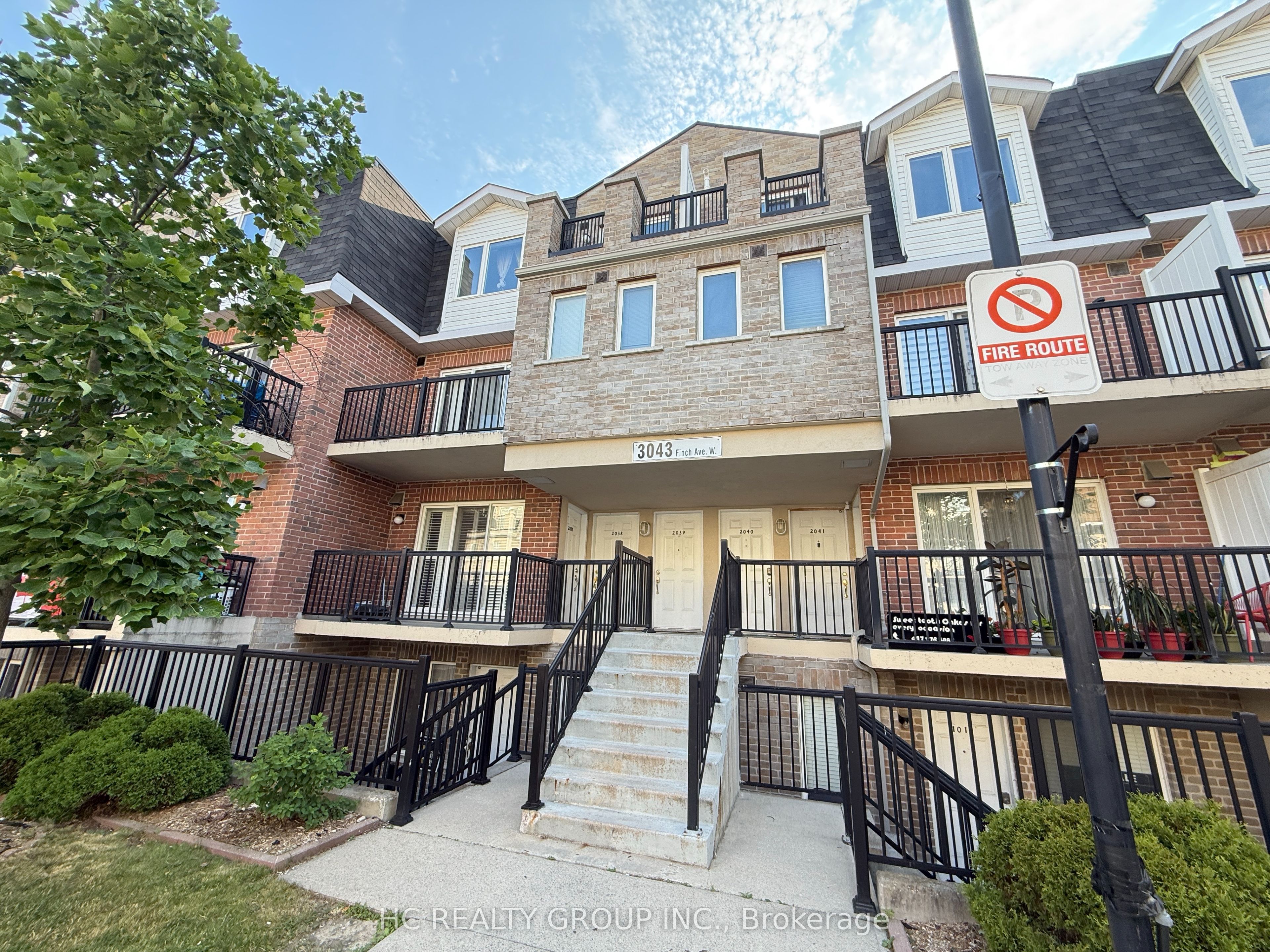 3043 Finch Avenue W 2038, Toronto, ON M9M 0A4