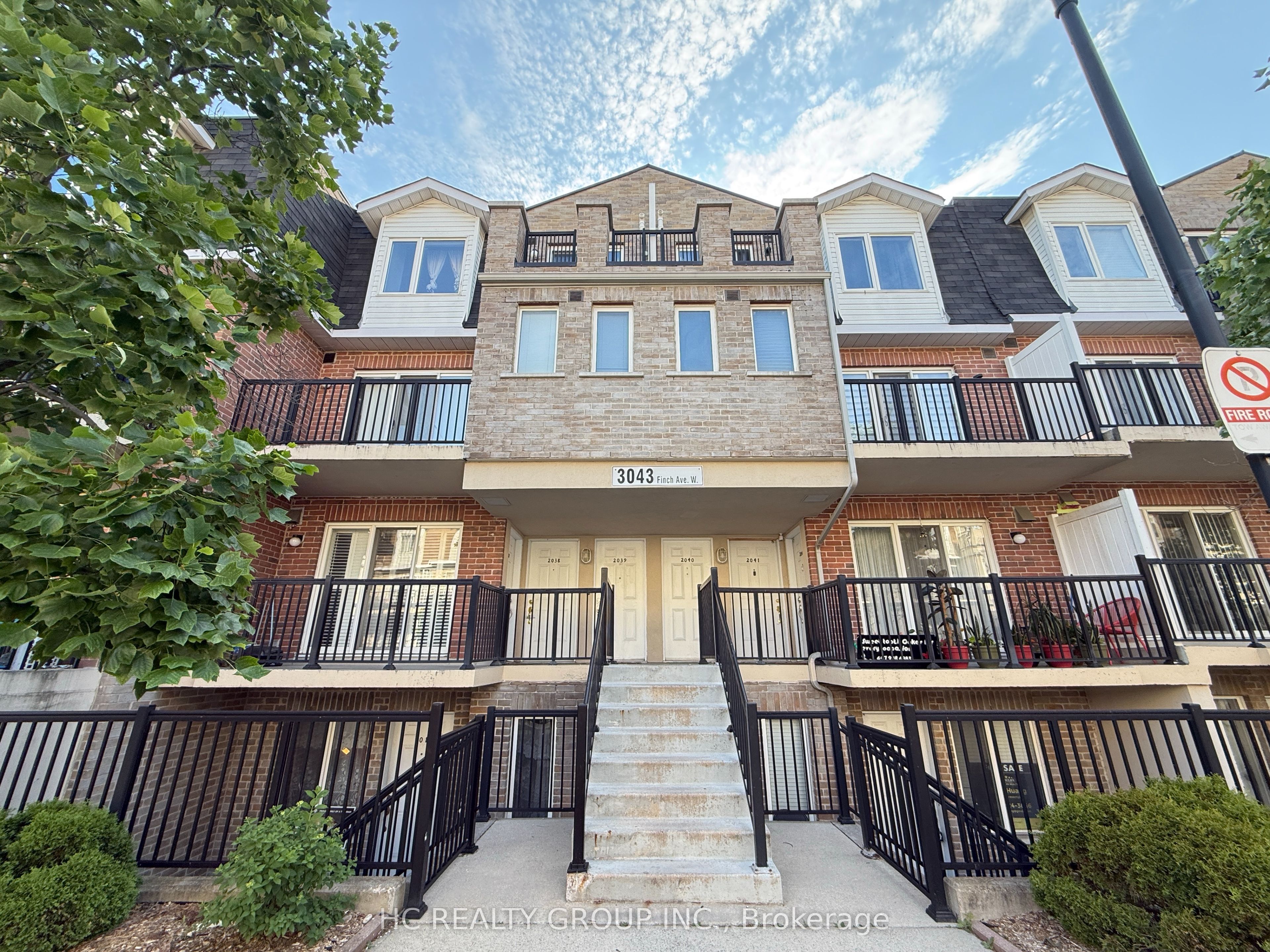 3043 Finch Avenue W 2038, Toronto, ON M9M 0A4 photo 2